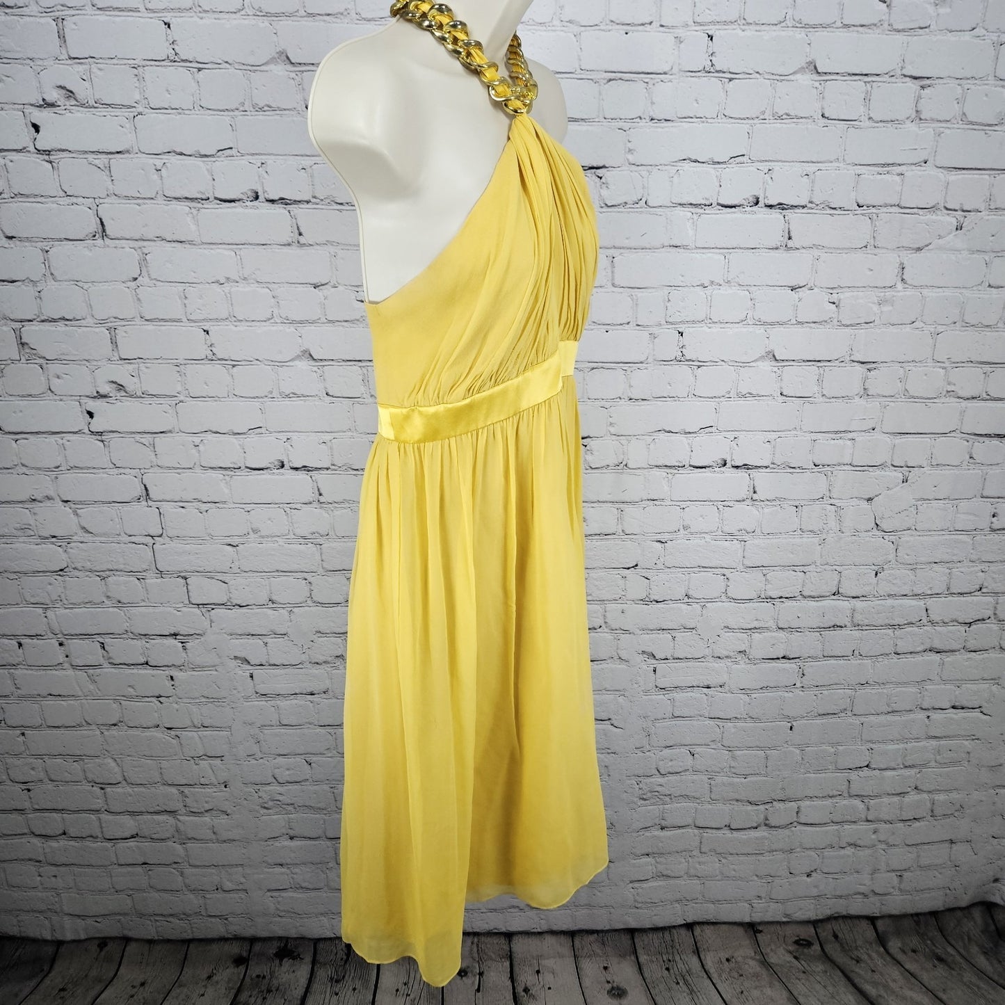 Donna Morgan Yellow 100% Silk Chiffon Gold Chain Halter Tie Knee Length Dress 10