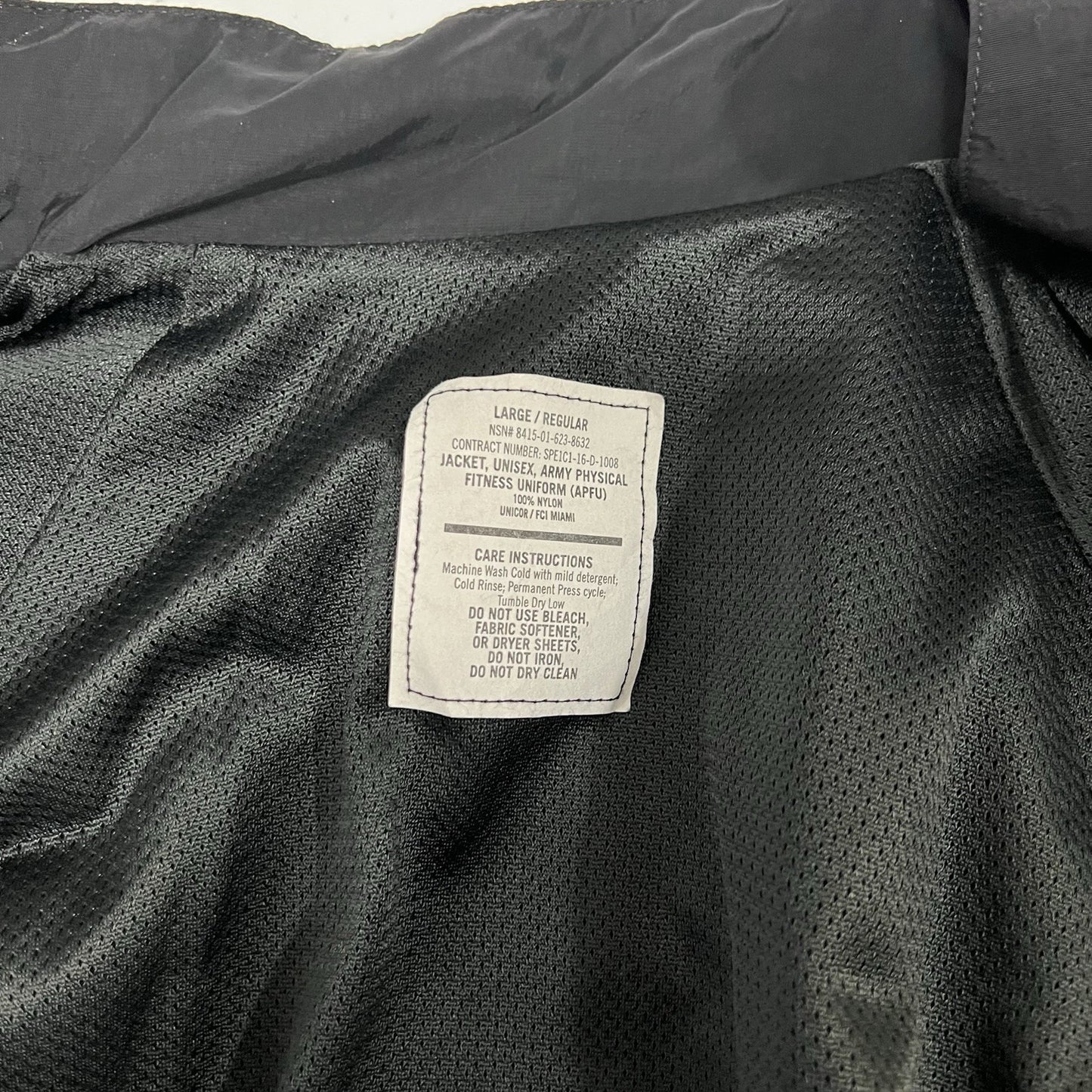 U.S. Army Unisex Black Army Physical Fitness Uniform (APFU) Jacket Large Regular