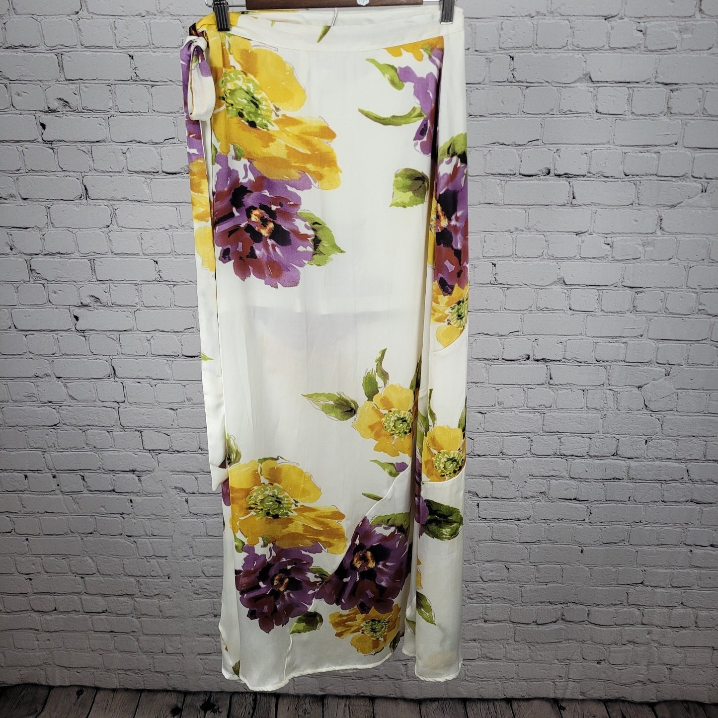 Show Me Your Mumu Ivory Floral Wrap Button Tie Maxi Skirt USA Made Size Medium M