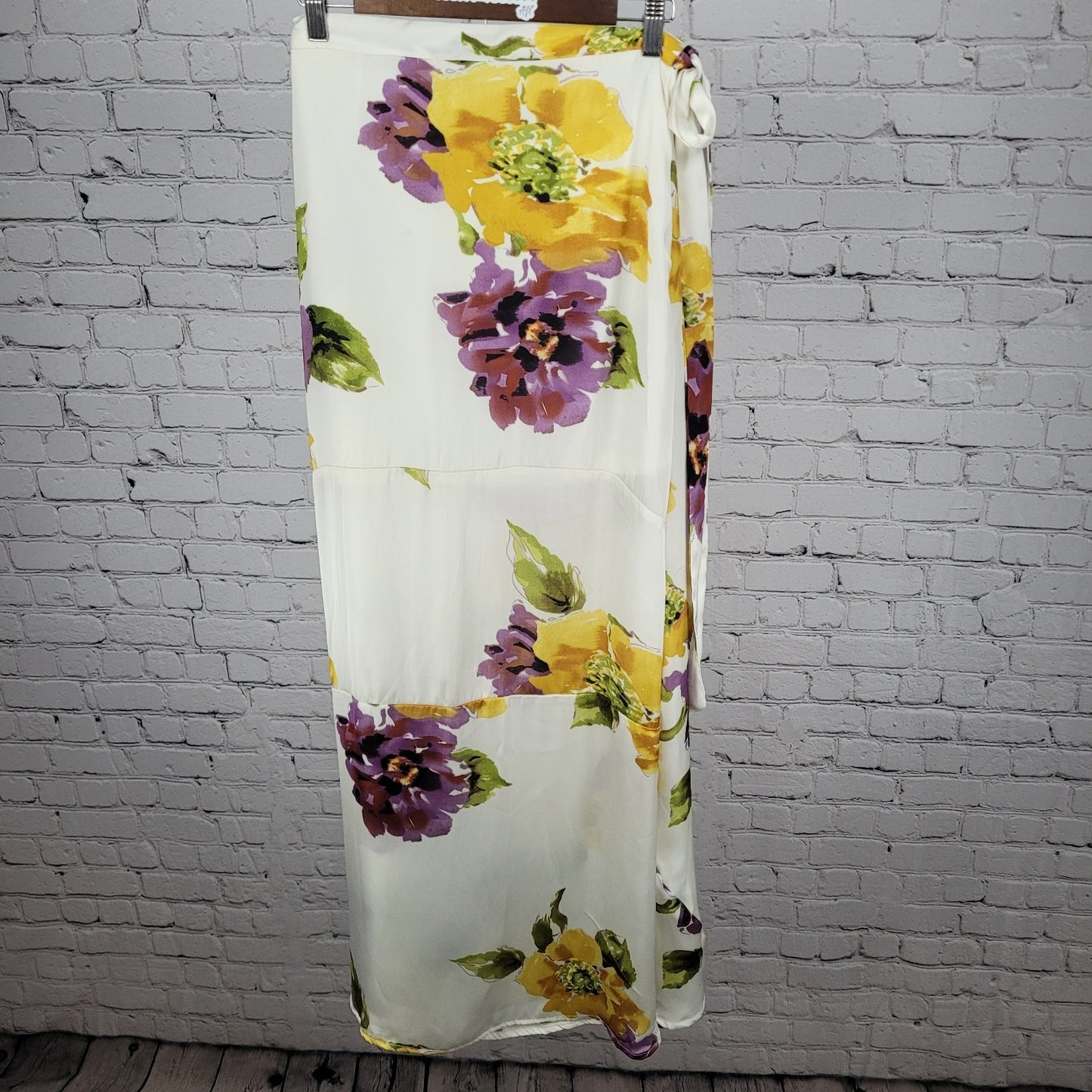 Show Me Your Mumu Ivory Floral Wrap Button Tie Maxi Skirt USA Made Size Medium M