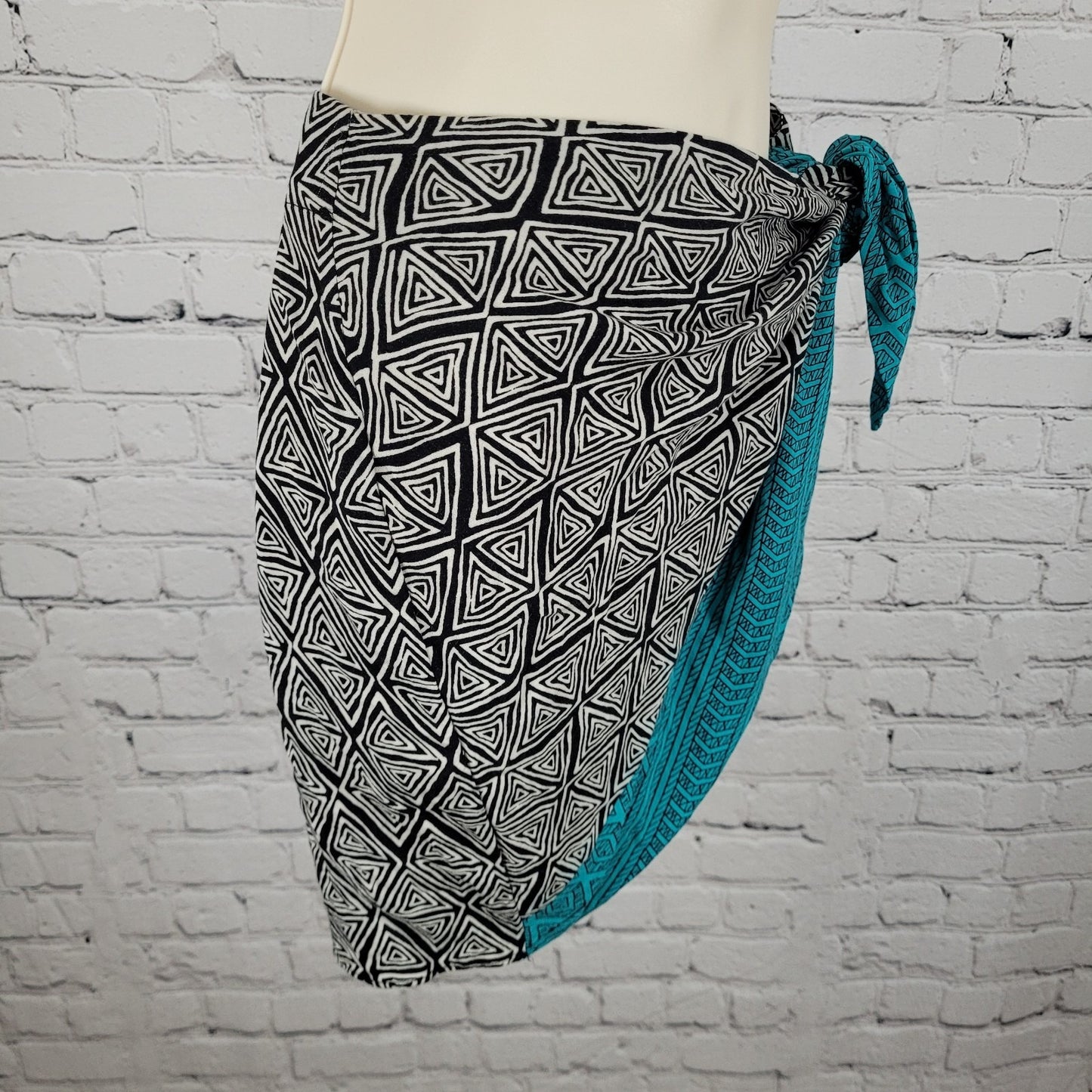 Urban Outfitters Black & Blue Geometric Wrap Tie Skirt Size Medium M