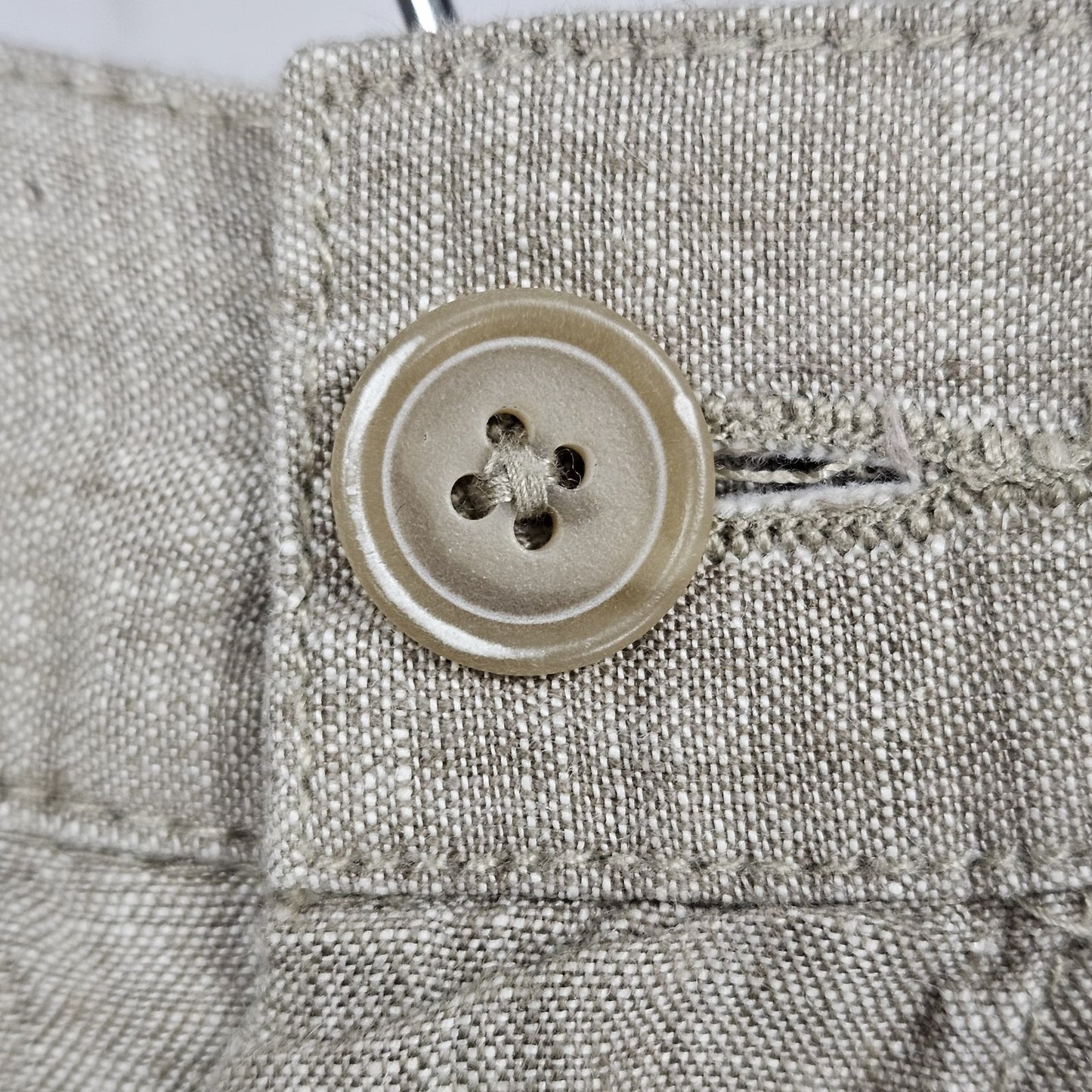 Jos A Bank Reserve Beige 100% Linen Flat Front Casual Shorts 38 (38x10)