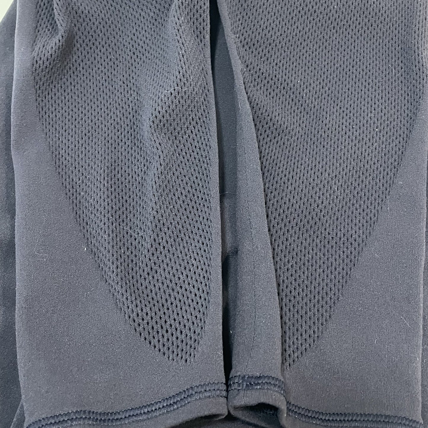 Lululemon Navy Athleisure Compression Ventilated Leggings Size Medium M (25x24)