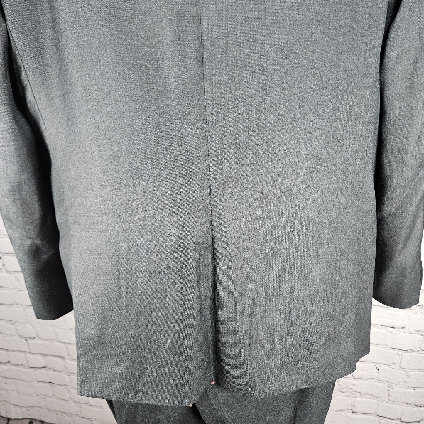 Unbranded Grey Full Pant Suit 2 Piece Set 2 Button Vented Notch Jacket 40S 33x28
