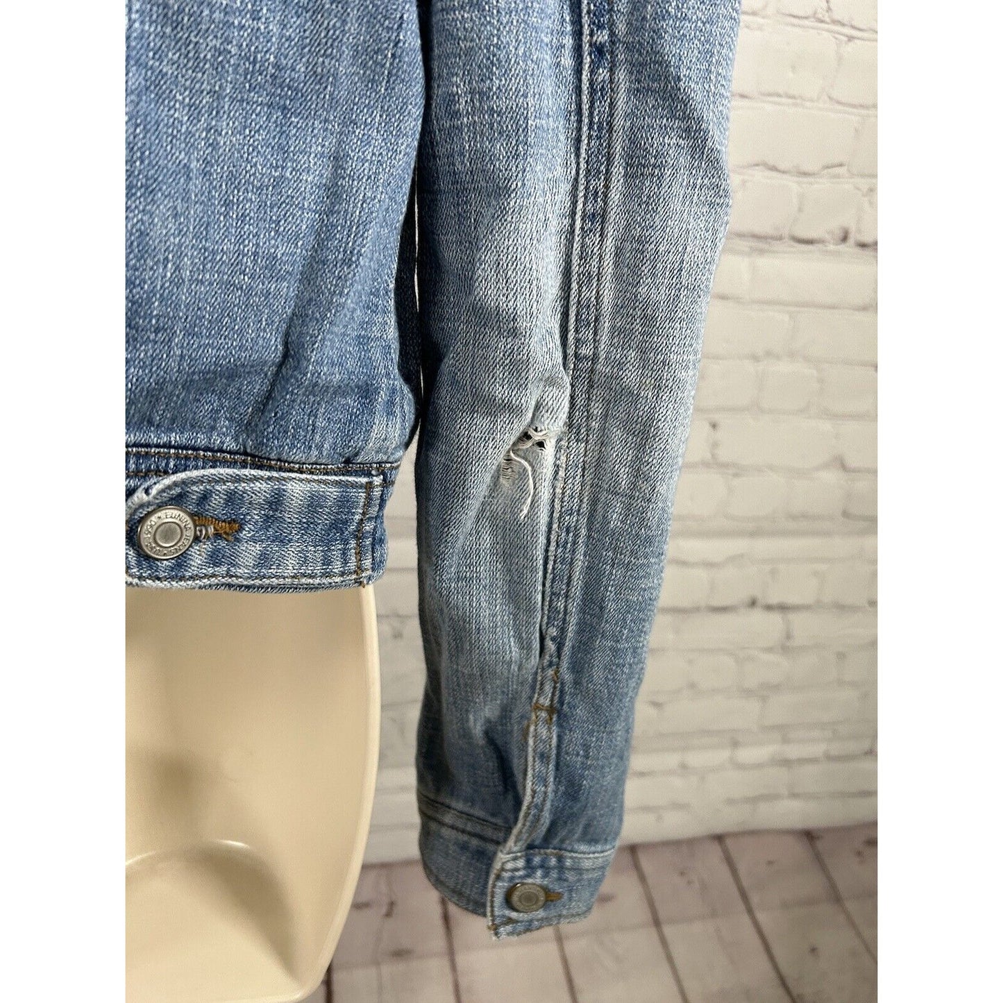 Eunina Outerwear Medium Wash Denim Distressed Button Up Jean Jacket Women’s M