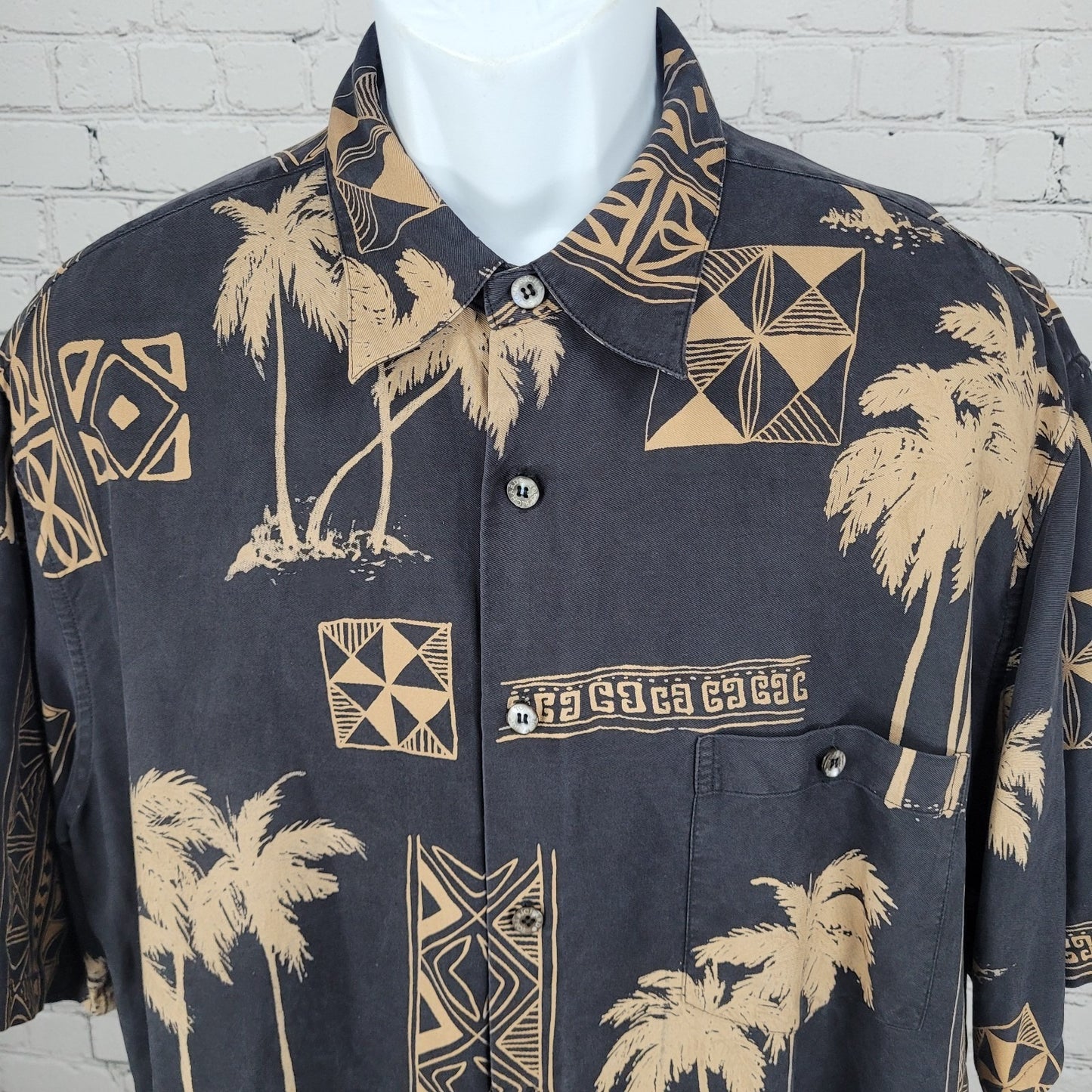 Tori Richard Black 100% Silk Hawaiian Palm Tree Button Up Short Sleeve Shirt XL
