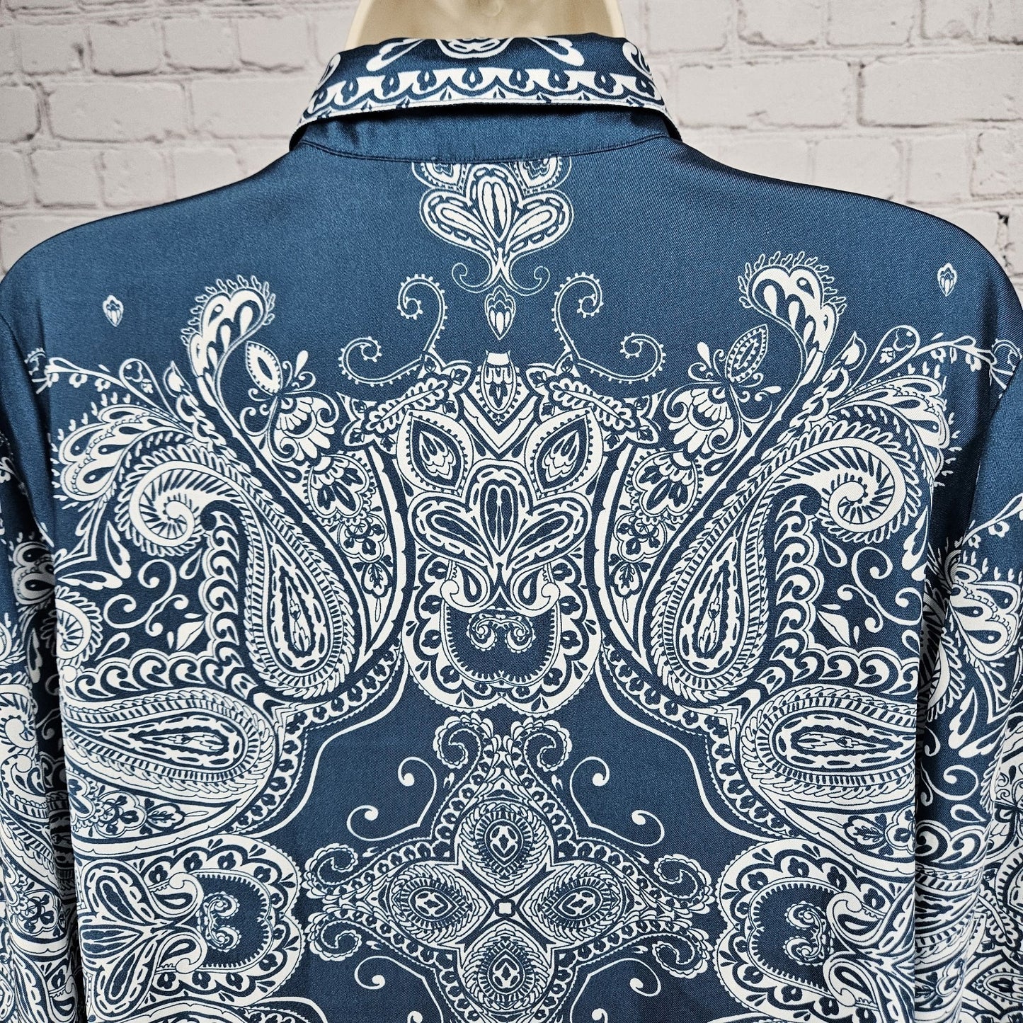 Chico's Blue White Satin Paisley Button Up Long Sleeve Blouse Shirt Top 1 US 8