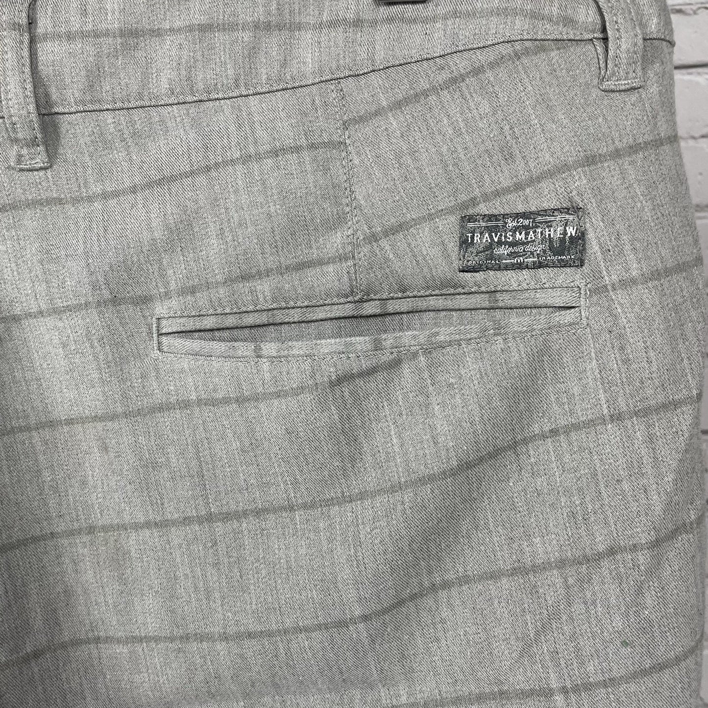 Travis Mathew Grey Striped Lightweight Stretch Chino Golf Shorts 34 (35x9.5)