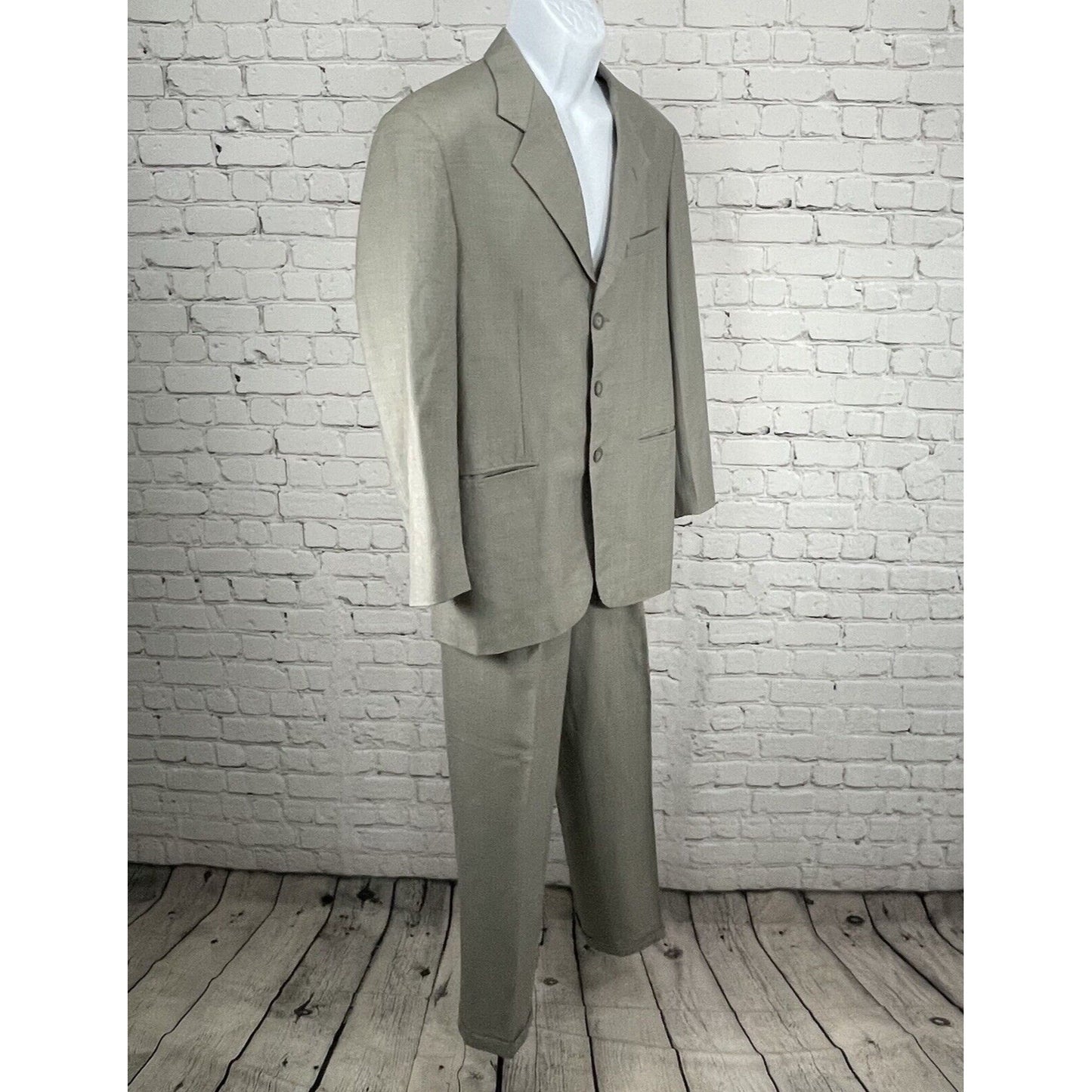Navdeep Grey Striped Suit Set 3 Button Ventless Blazer Pleated Size 42 (31x29)