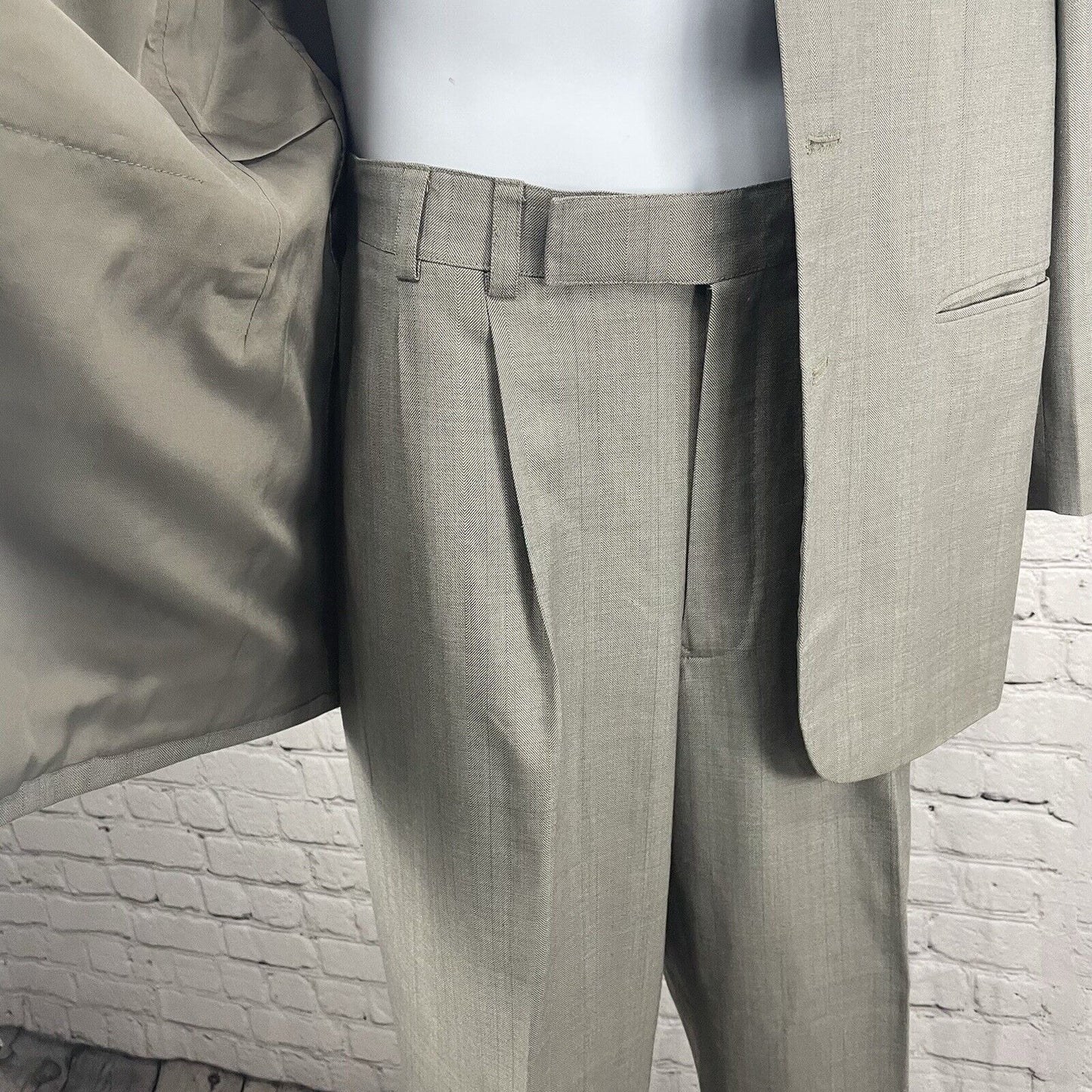 Navdeep Grey Striped Suit Set 3 Button Ventless Blazer Pleated Size 42 (31x29)
