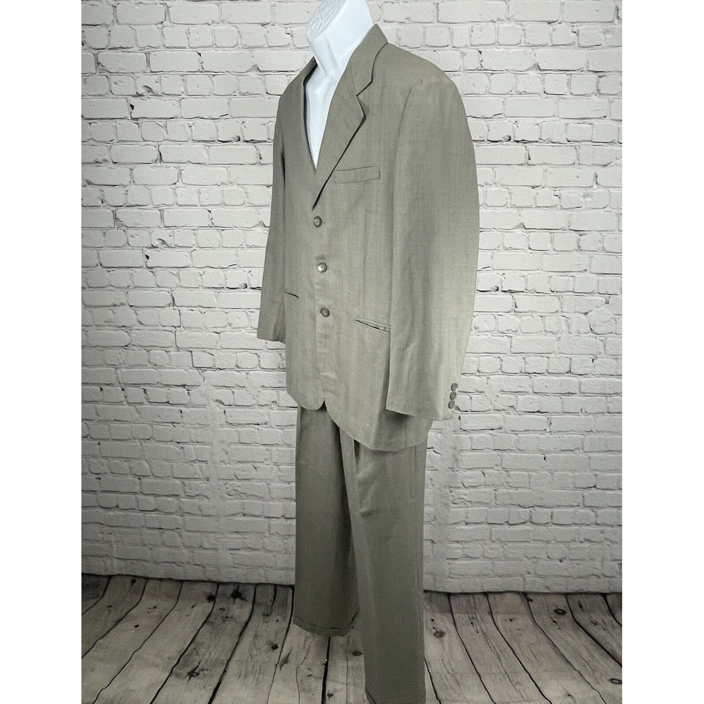 Navdeep Grey Striped Suit Set 3 Button Ventless Blazer Pleated Size 42 (31x29)