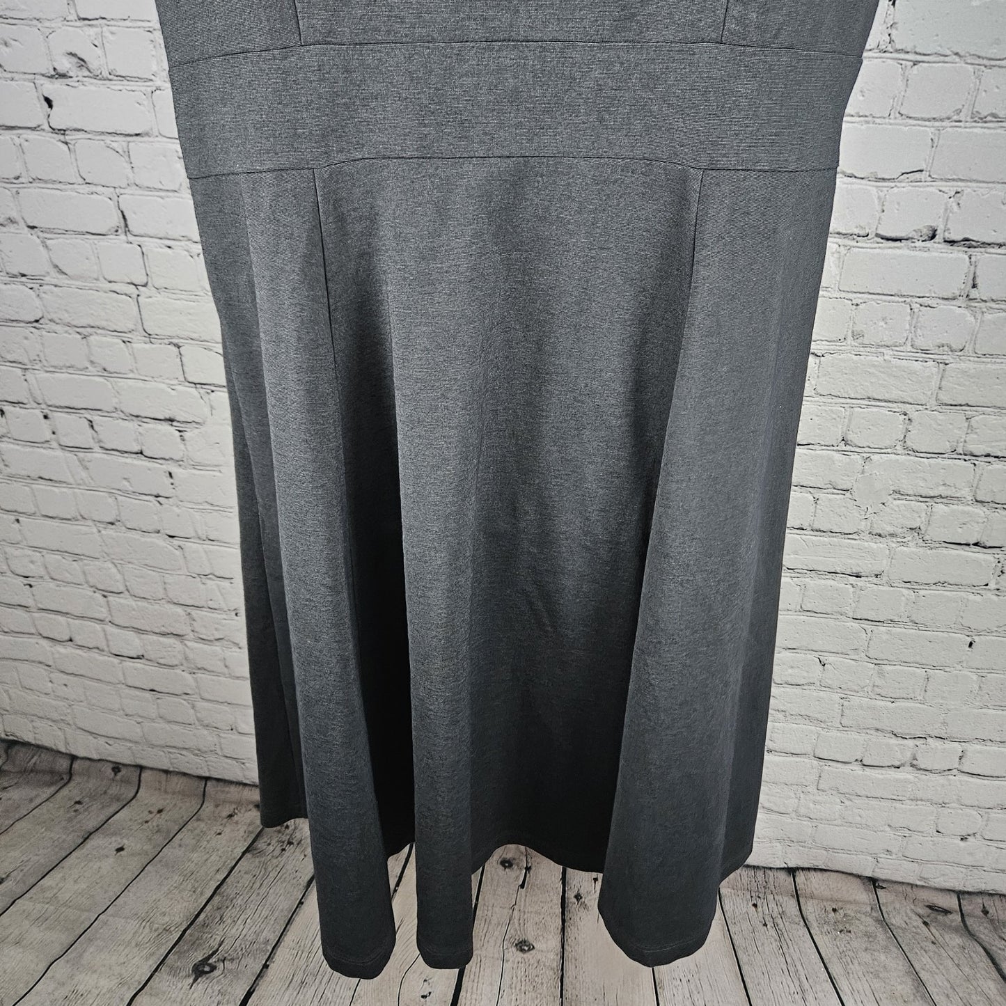 Boden Grey Short Sleeve Pleated Neckline Unlined Stretch A-Line Midi Dress 18L