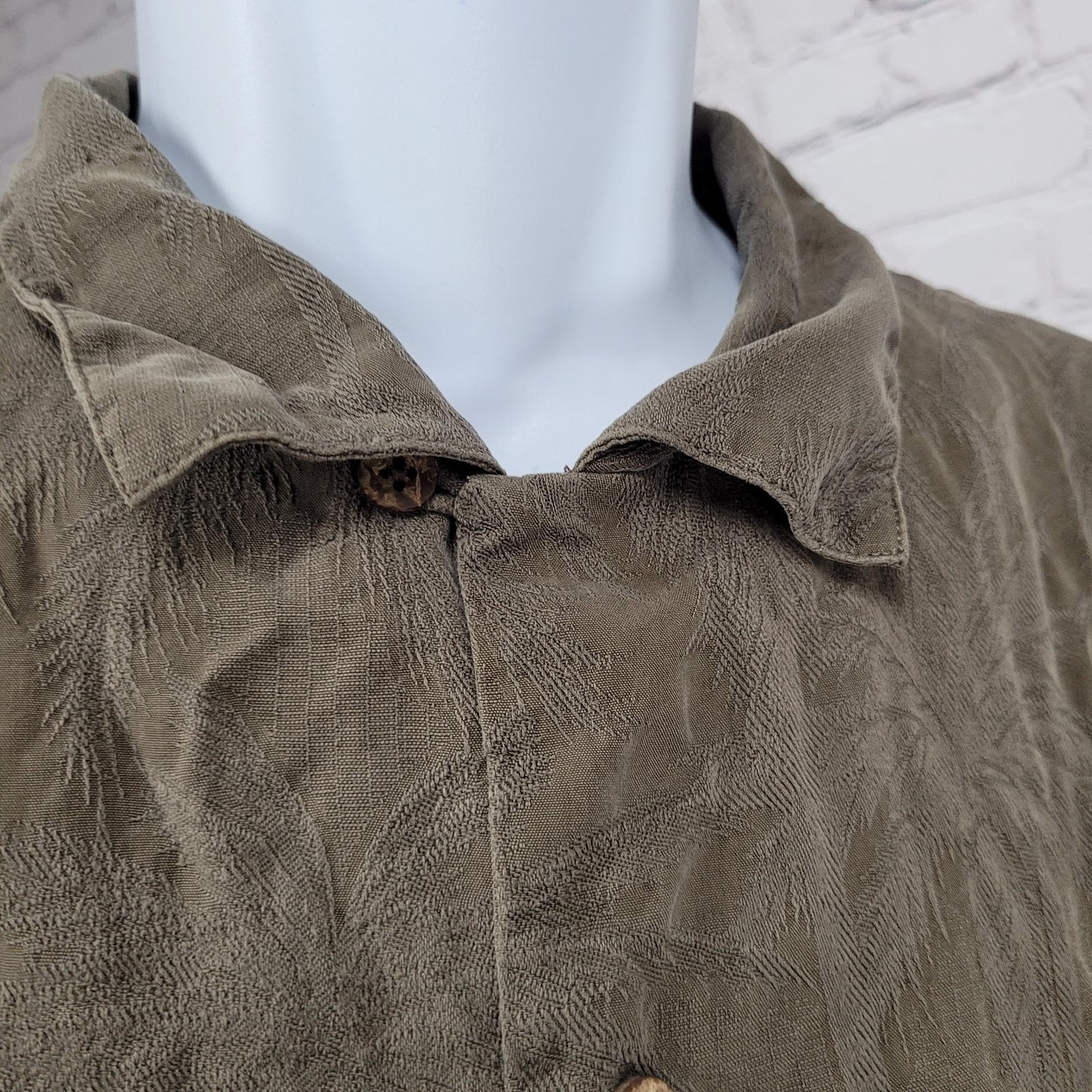 Tommy Bahama Brown 100% Silk Palm Tree Hawaiian Button Up Shirt Size Large L