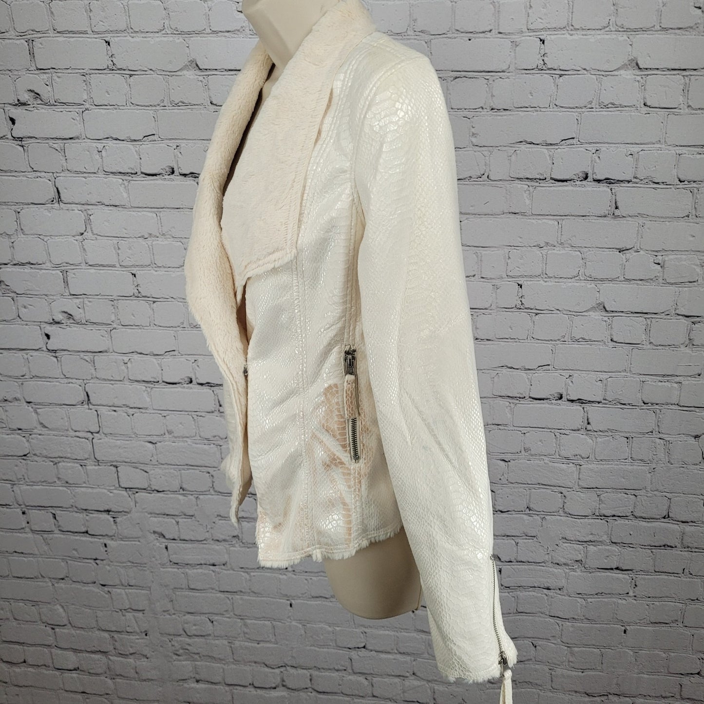 BKE Ivory Animal Print Soft Faux Fur Lined Snap Front Moto Jacket Size Small S