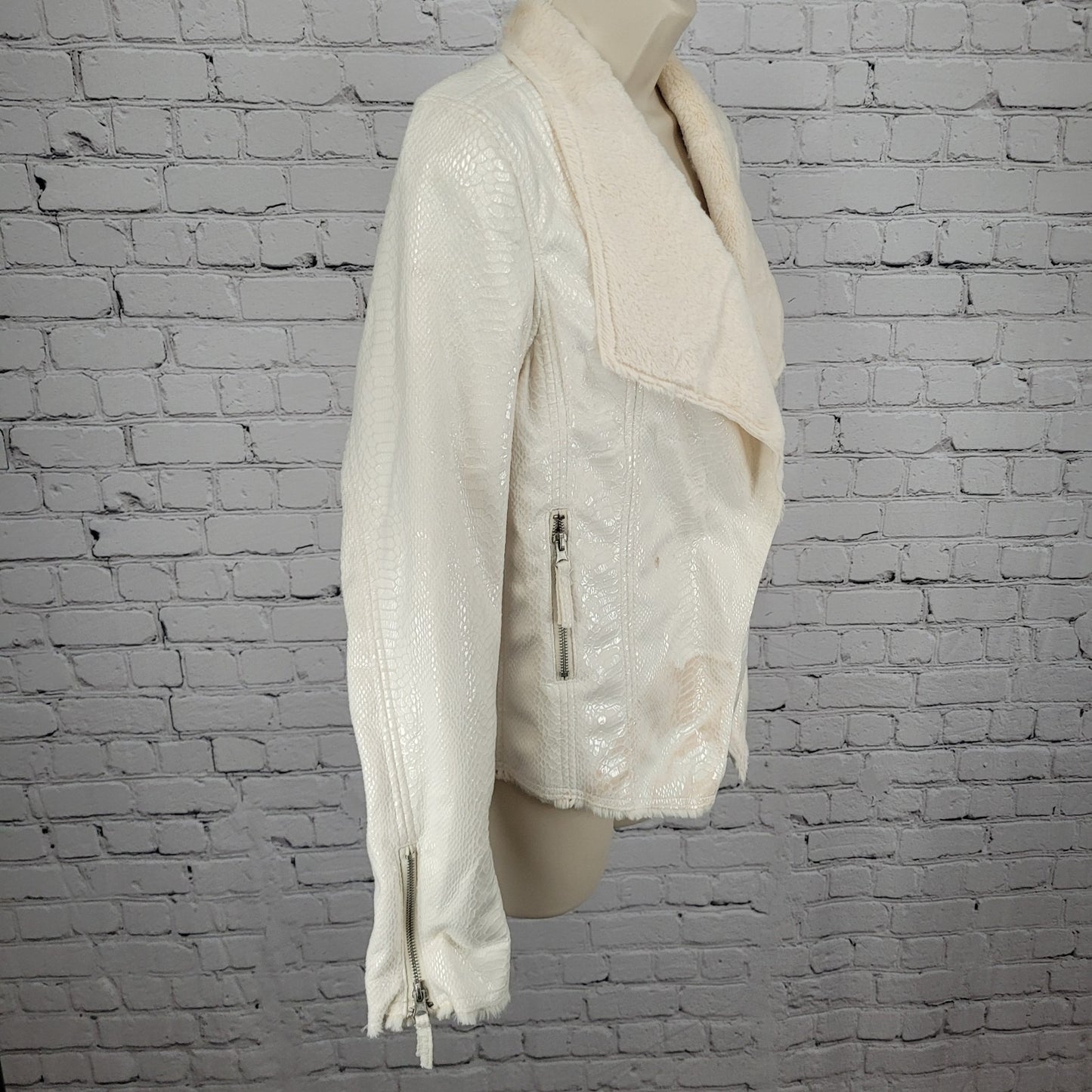 BKE Ivory Animal Print Soft Faux Fur Lined Snap Front Moto Jacket Size Small S