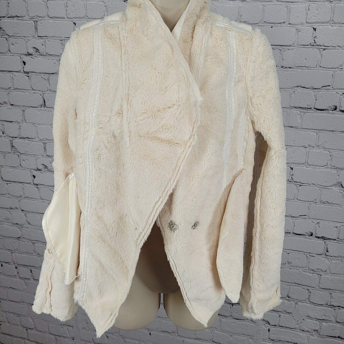 BKE Ivory Animal Print Soft Faux Fur Lined Snap Front Moto Jacket Size Small S