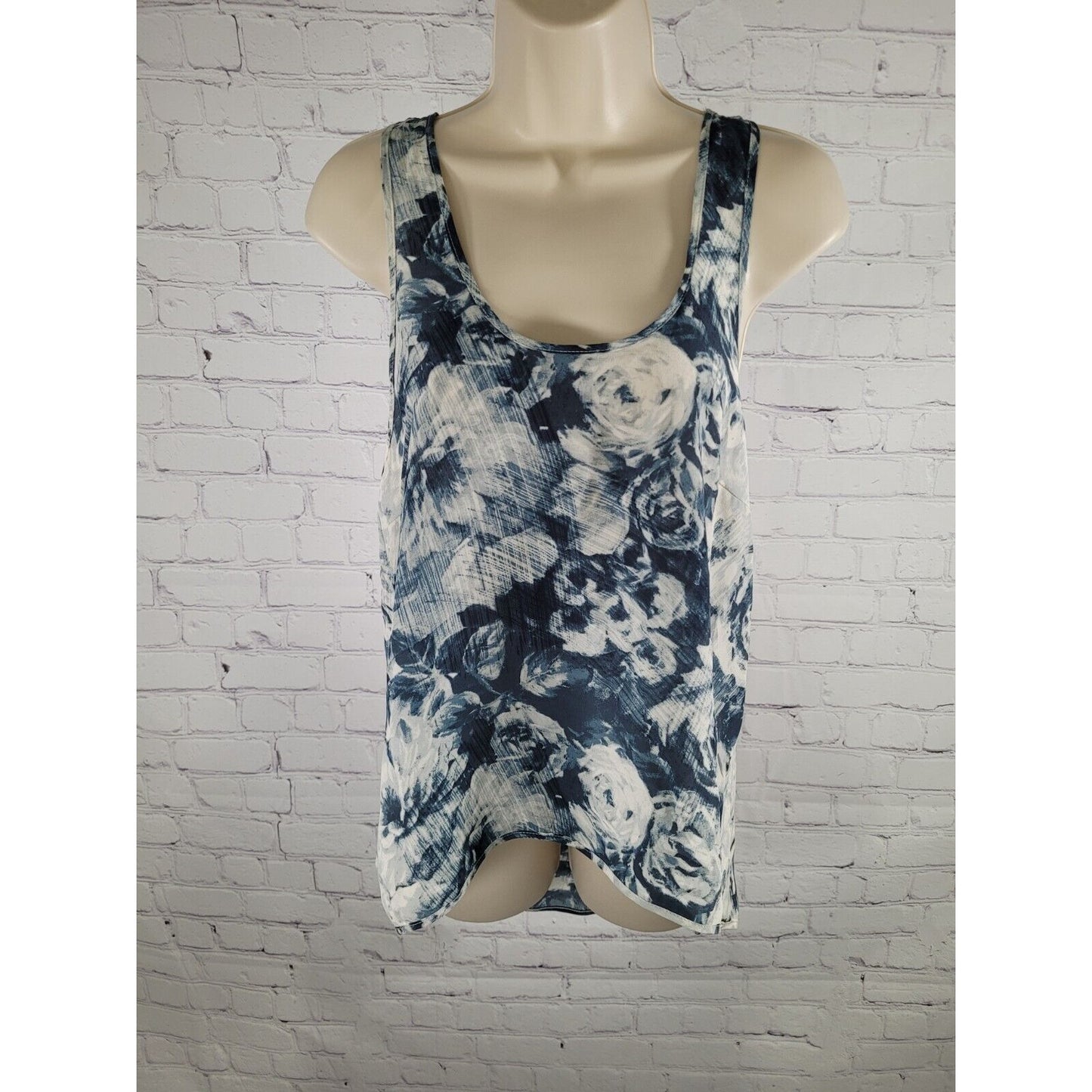 Chaser Collection 100% Silk Lightweight Semi Sheer Blue Floral Top Blouse Size M
