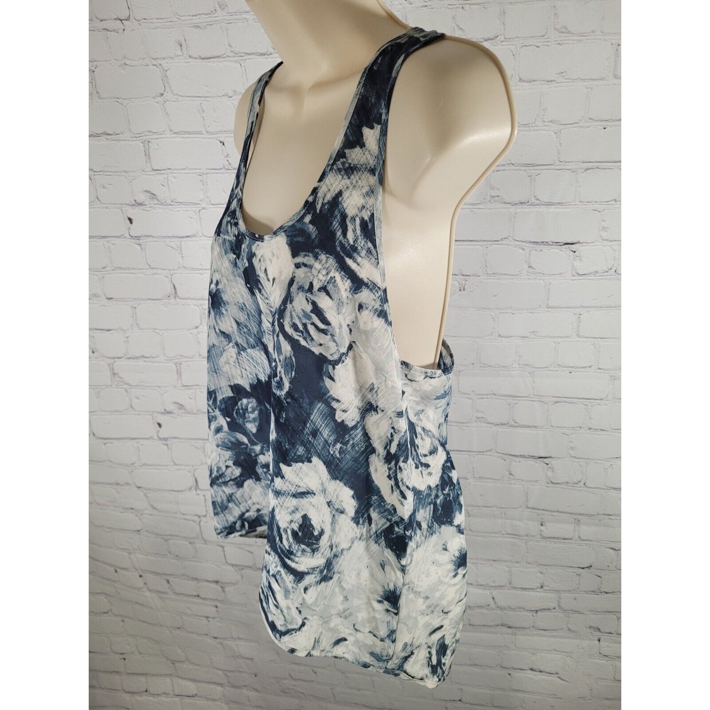 Chaser Collection 100% Silk Lightweight Semi Sheer Blue Floral Top Blouse Size M