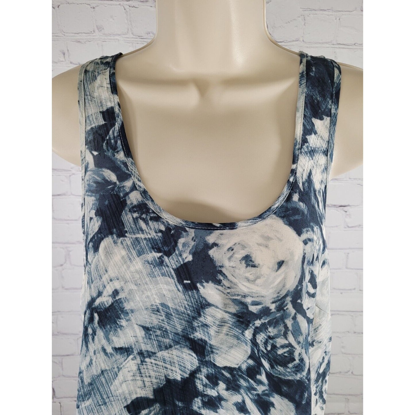 Chaser Collection 100% Silk Lightweight Semi Sheer Blue Floral Top Blouse Size M