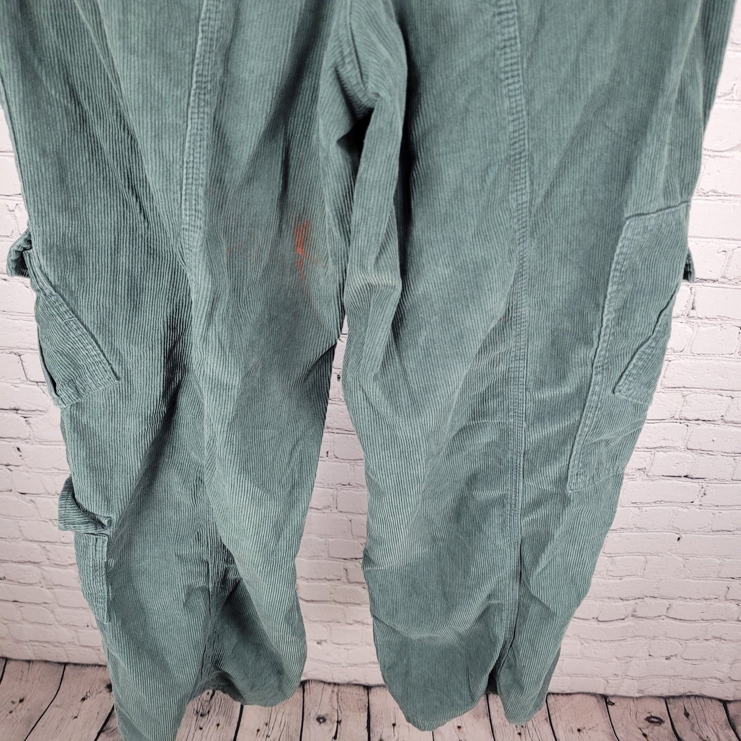 BDG Urban Outfitters Green Corduroy Y2K Cargo Relaxed Pants Size Large L (29x32)