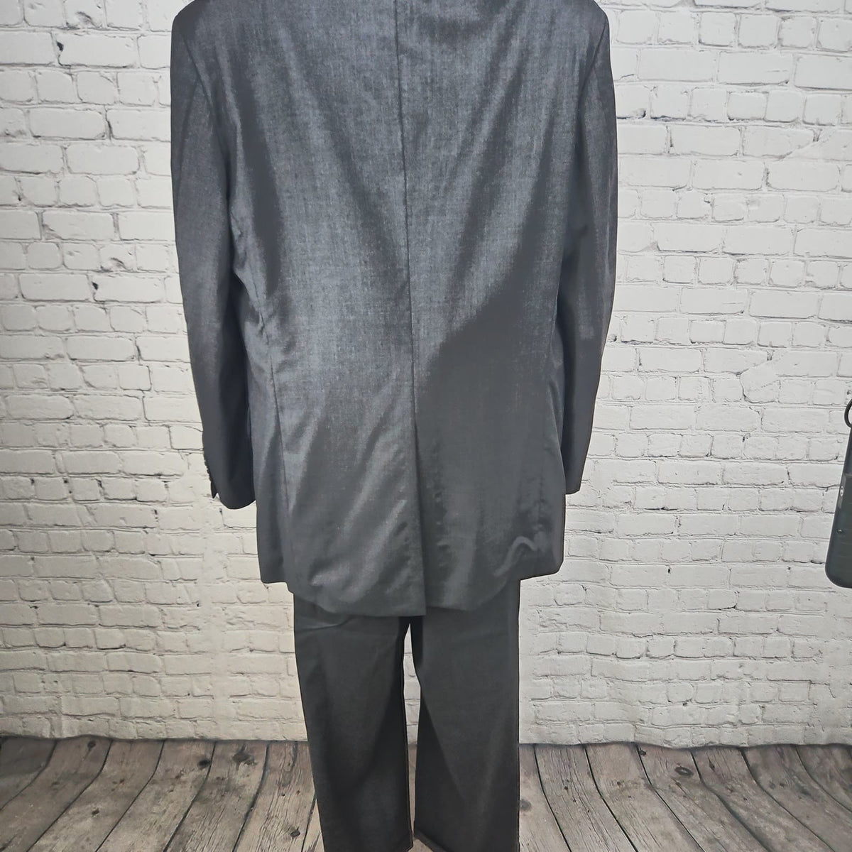 Brooks Brothers 1818 Madison Gray Wool 2 Button Notch Suit 42L/36W (35X32.5)