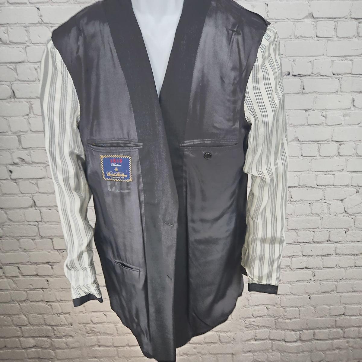 Brooks Brothers 1818 Madison Gray Wool 2 Button Notch Suit 42L/36W (35X32.5)