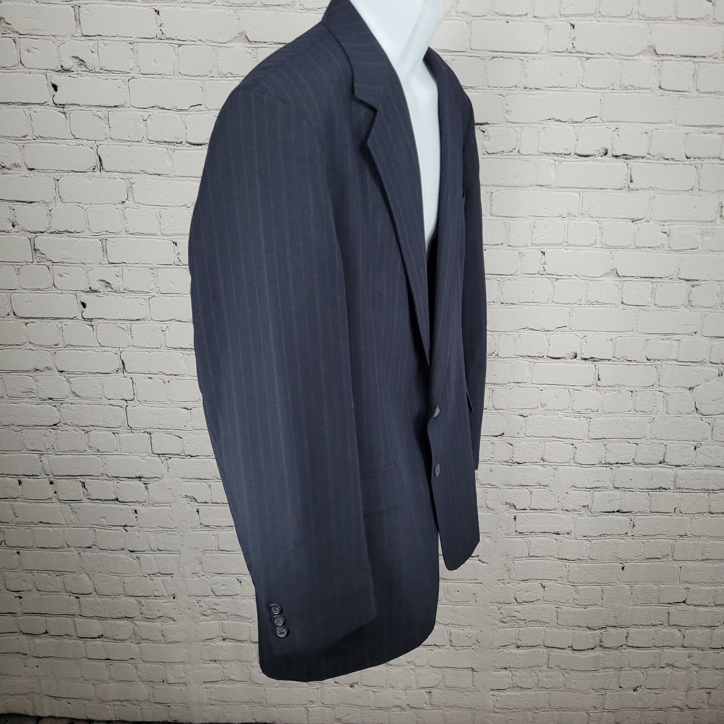 Haggar Navy Pinstriped 2 Button Notch Vented Blazer Sport Coat USA Made Size 42