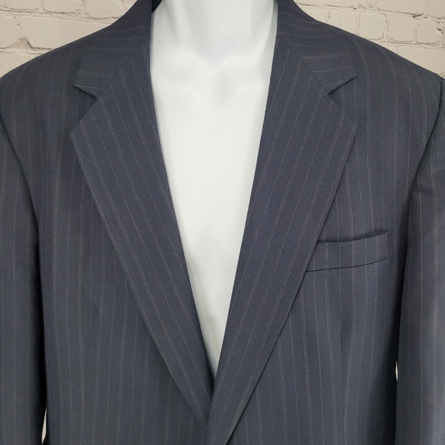 Haggar Navy Pinstriped 2 Button Notch Vented Blazer Sport Coat USA Made Size 42
