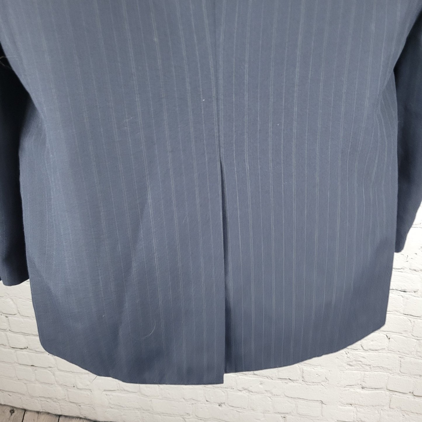 Haggar Navy Pinstriped 2 Button Notch Vented Blazer Sport Coat USA Made Size 42