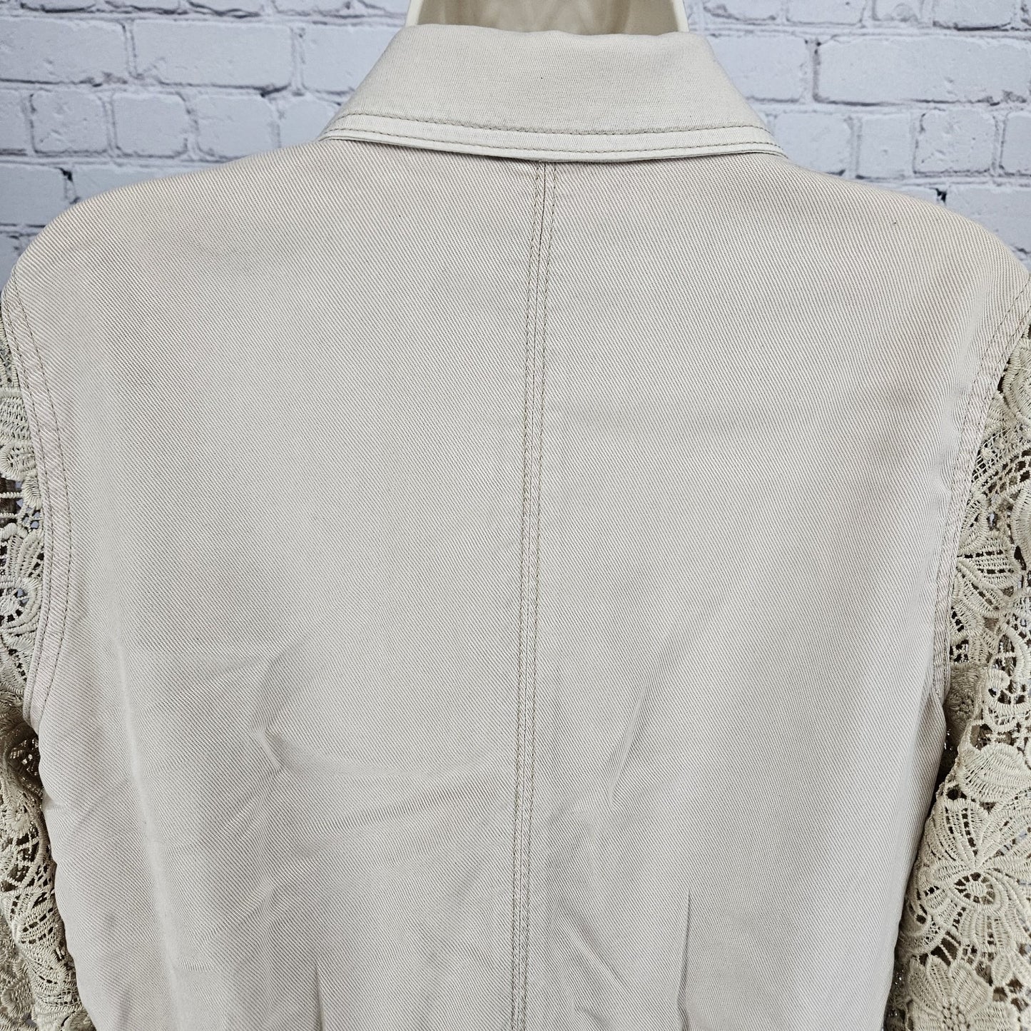White House Black Market Beige Lace Long Sleeve Buttoned Utililty Jacket 10