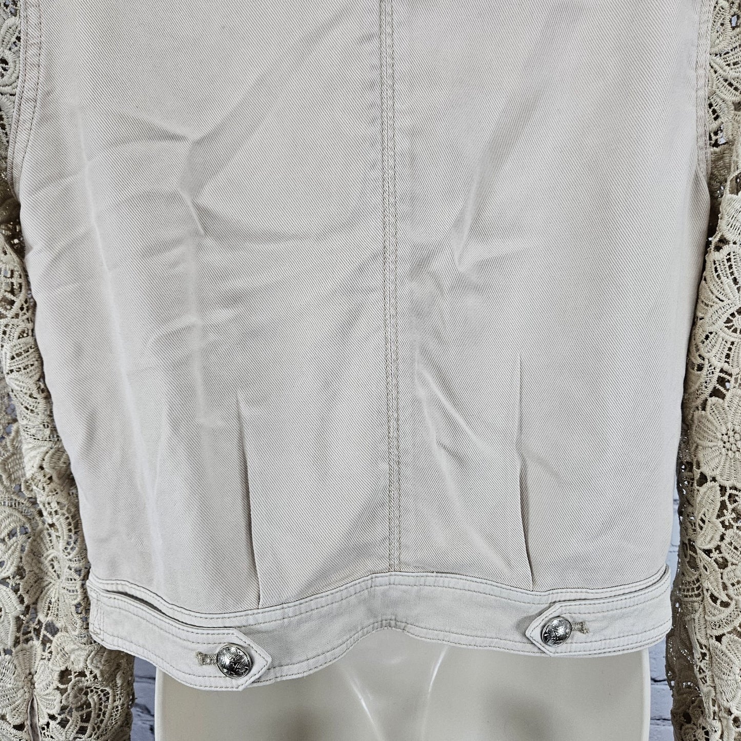 White House Black Market Beige Lace Long Sleeve Buttoned Utililty Jacket 10