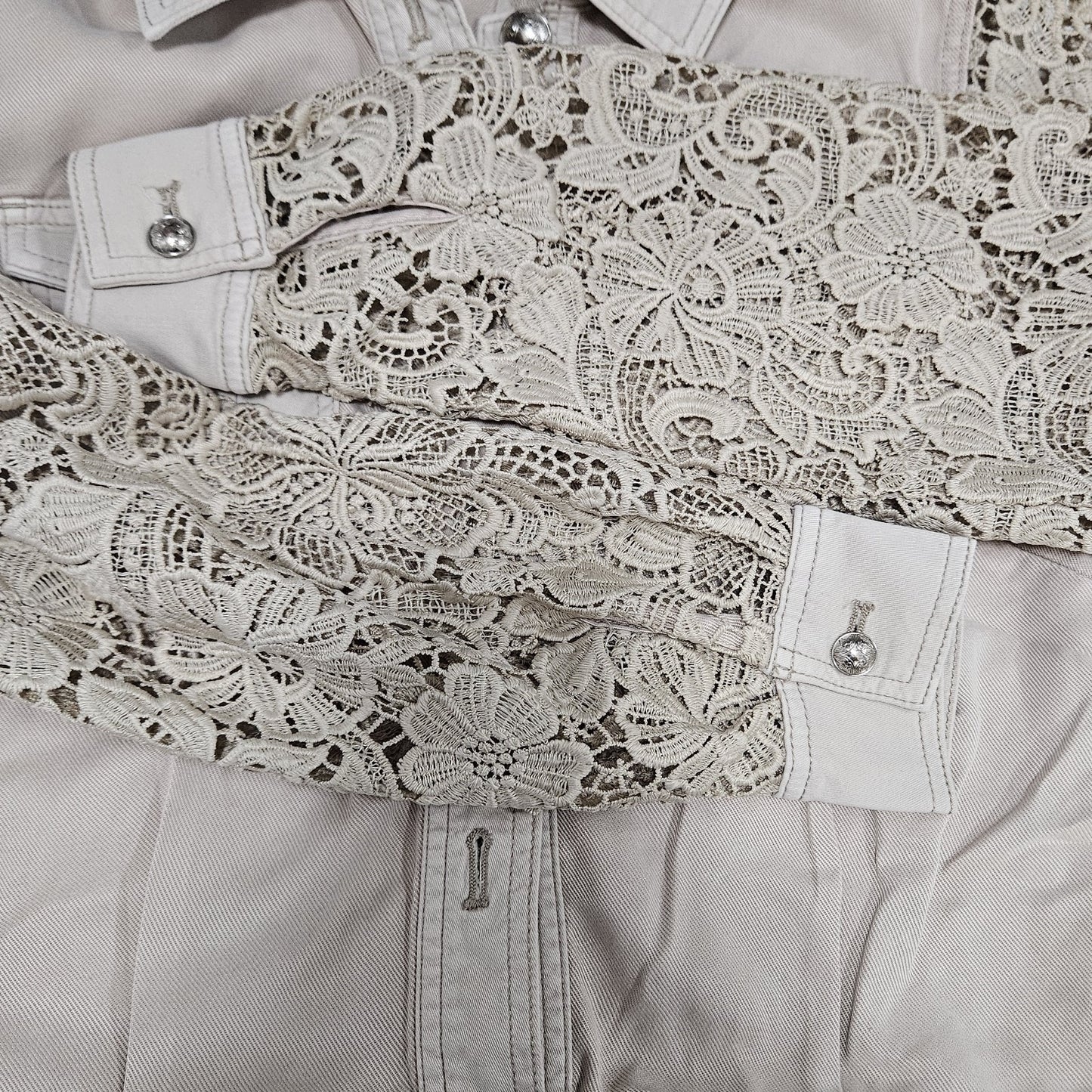 White House Black Market Beige Lace Long Sleeve Buttoned Utililty Jacket 10
