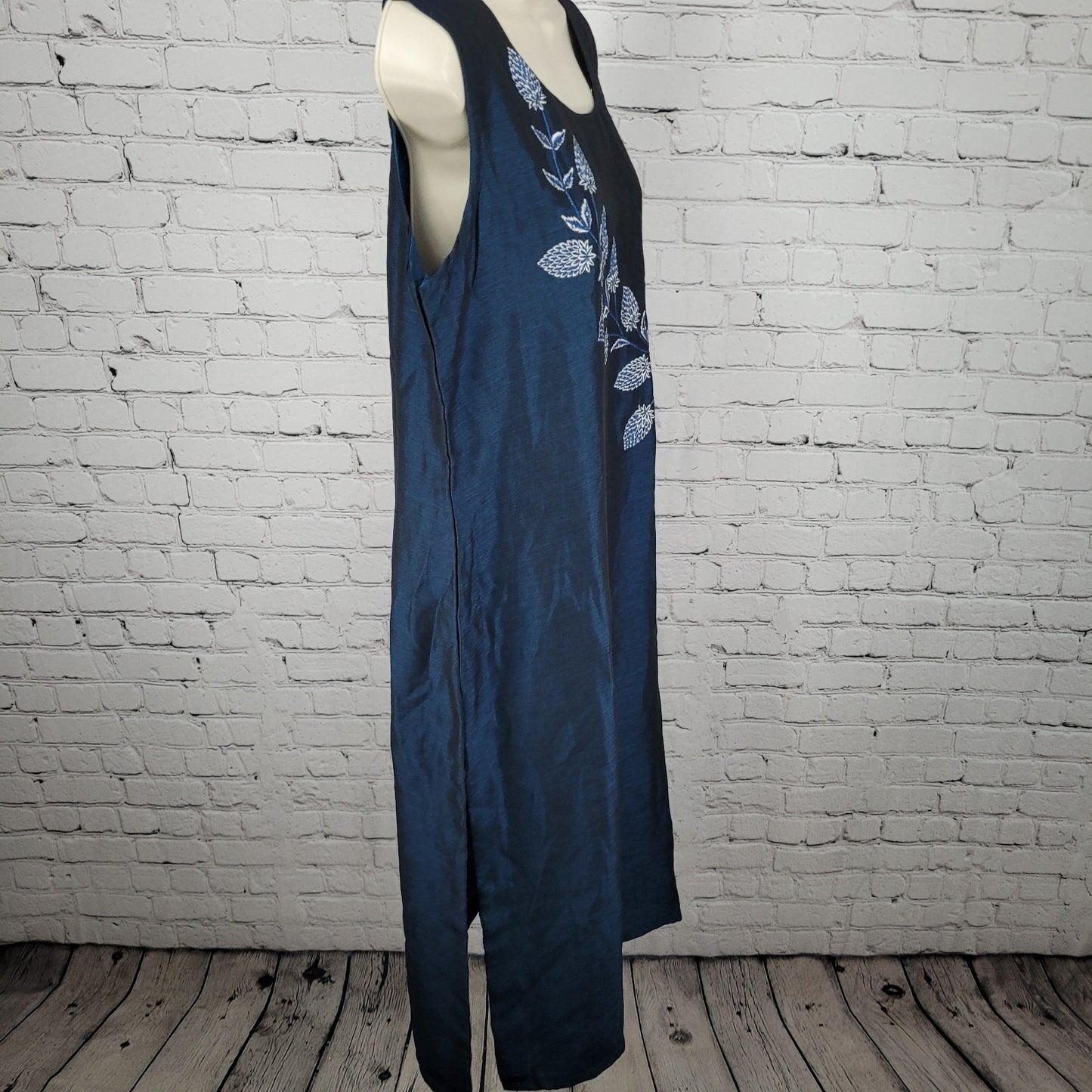 NWT Sudarshan Designer Kurtis Blue Embroidered Side Slits Sleeveless Size XXL