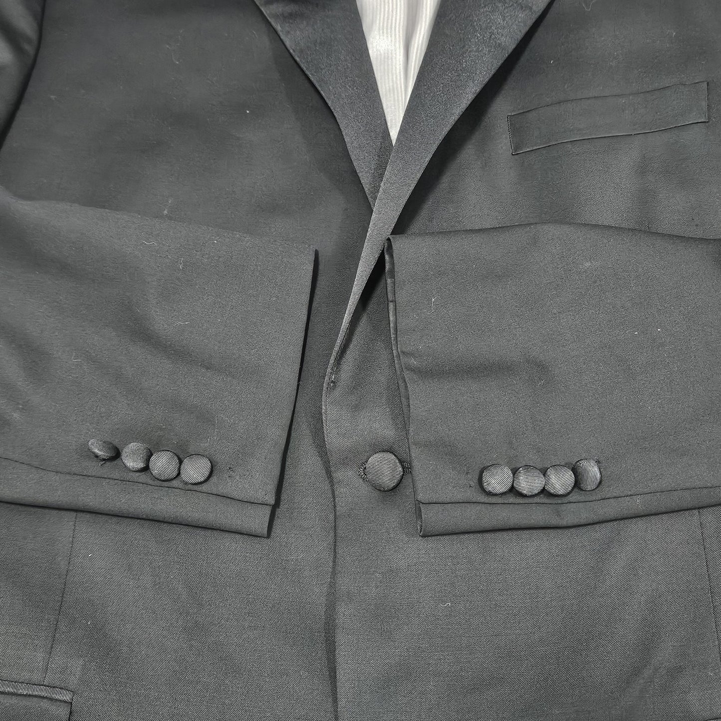 Saks Fifth Avenue Black 100% Wool Super 110's 2 Button Tuxedo Blazer Jacket 46L