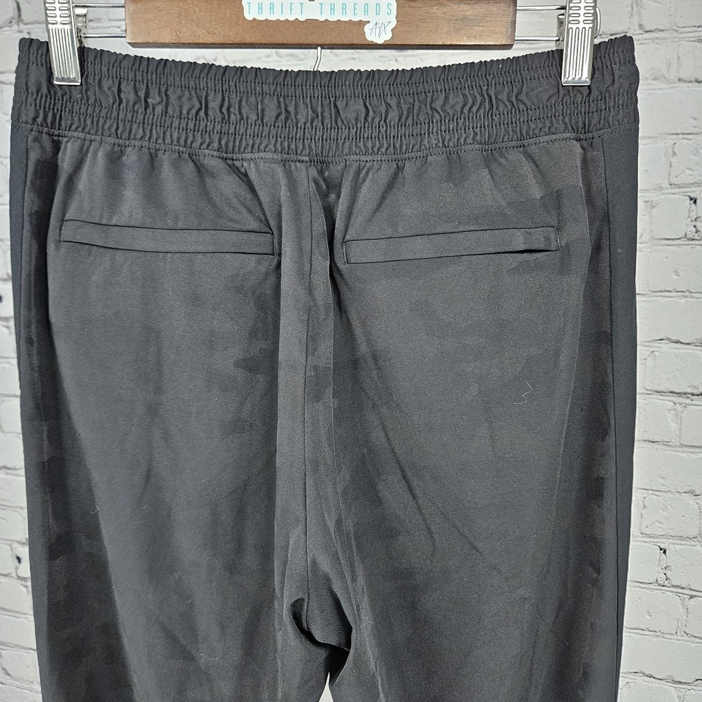 Athleta Black Brooklyn Camo Jogger Zip Pockets Mid Rise Stretch Pants 6 (28x28)