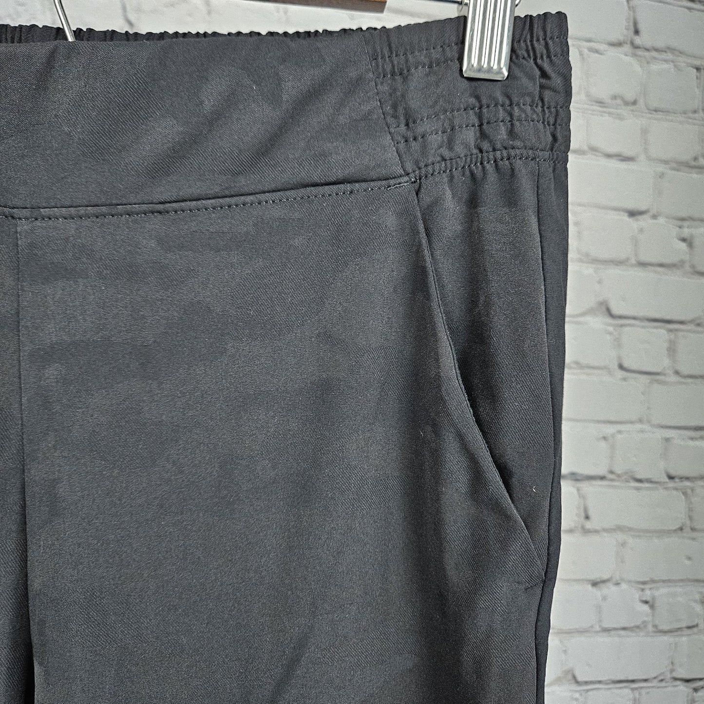 Athleta Black Brooklyn Camo Jogger Zip Pockets Mid Rise Stretch Pants 6 (28x28)