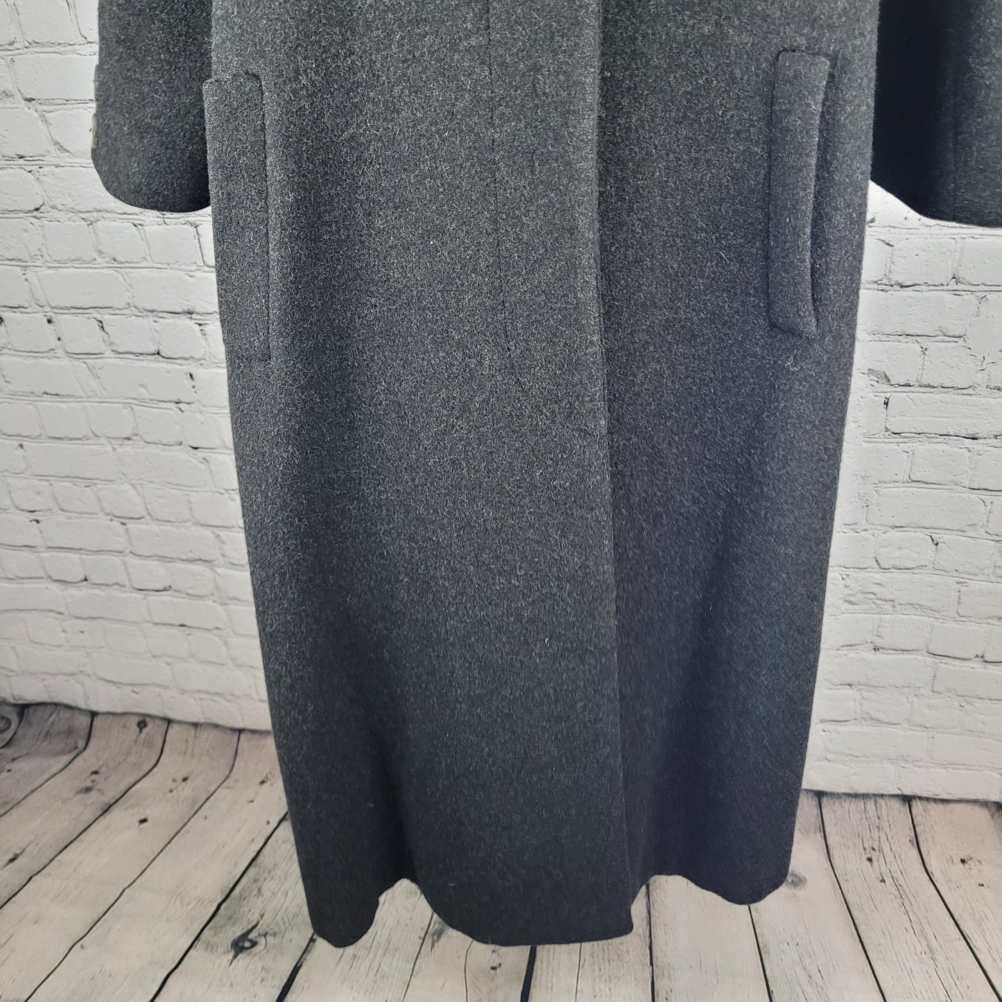 VTG Jules Miller Grey 100% Wool Buttoned Pockets Lined Long Over Coat USA Large