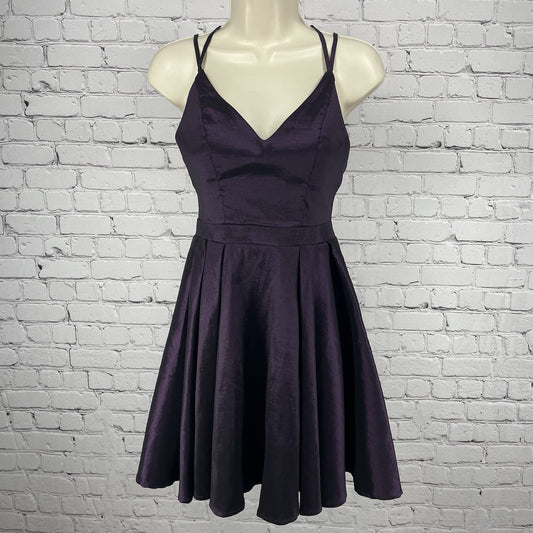 NWT Camille La Vie Purple A Line Pleated Strappy Zip Padded Short Dress Size 4