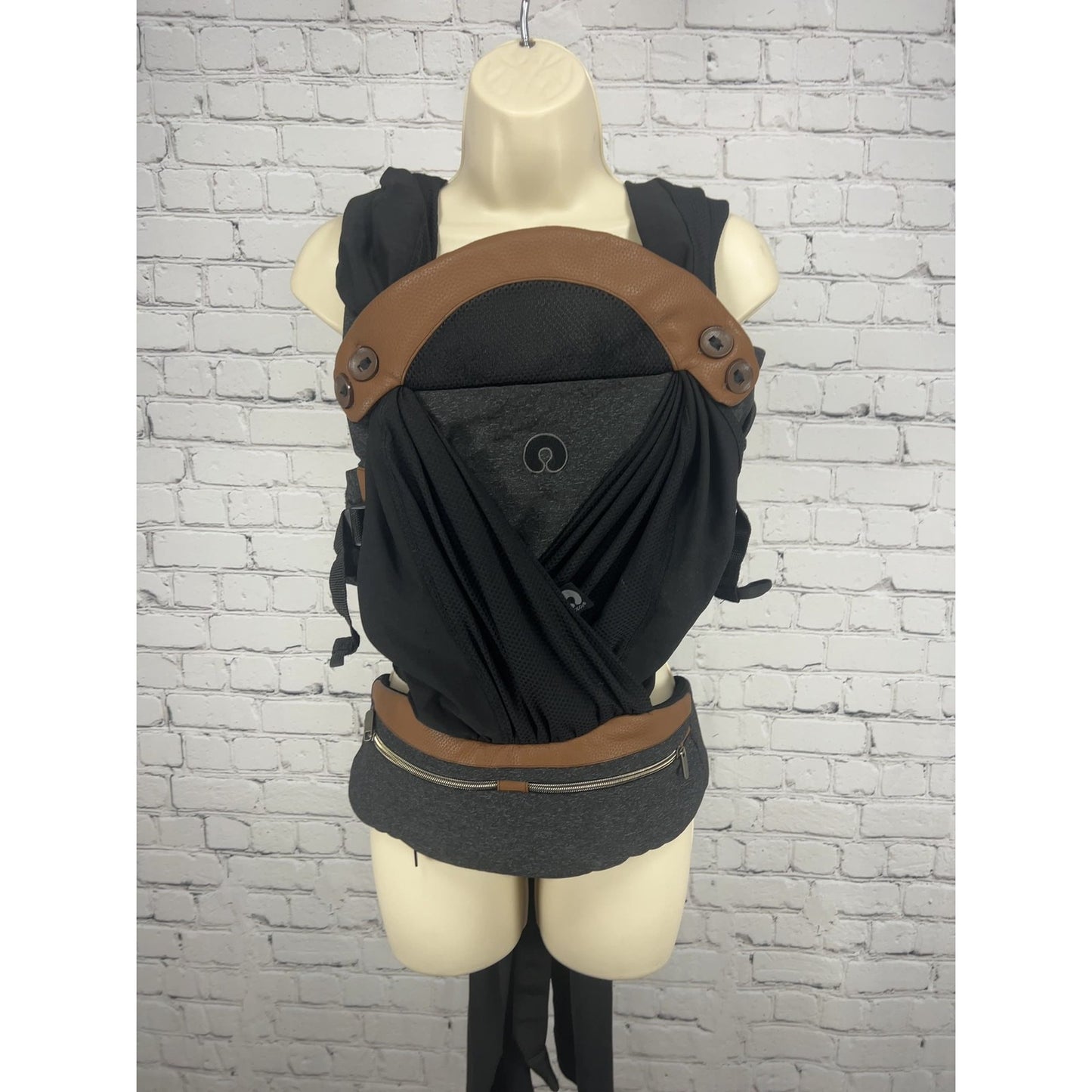Boppy ComfyChic Hybrid Wrap Baby Carrier Gray Black Faux Leather Trim One Size
