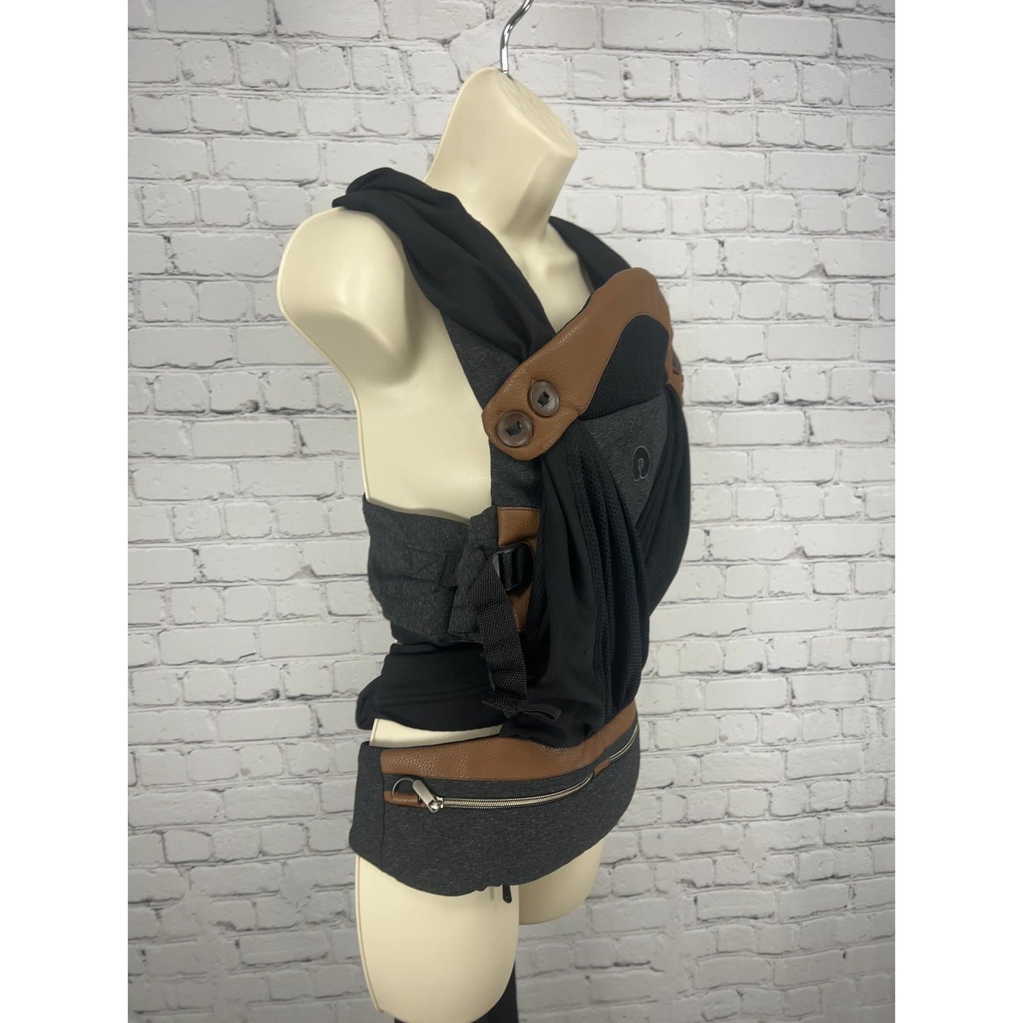 Boppy ComfyChic Hybrid Wrap Baby Carrier Gray Black Faux Leather Trim One Size