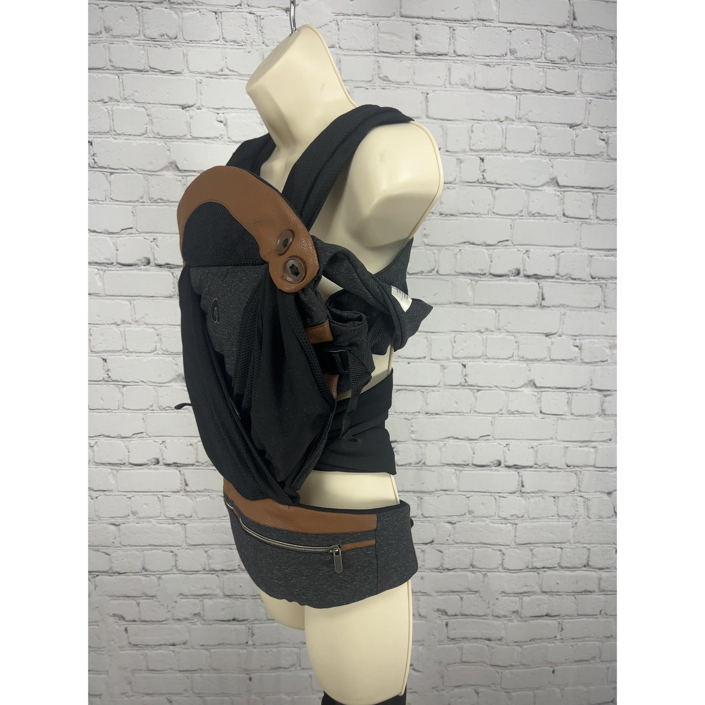 Boppy ComfyChic Hybrid Wrap Baby Carrier Gray Black Faux Leather Trim One Size