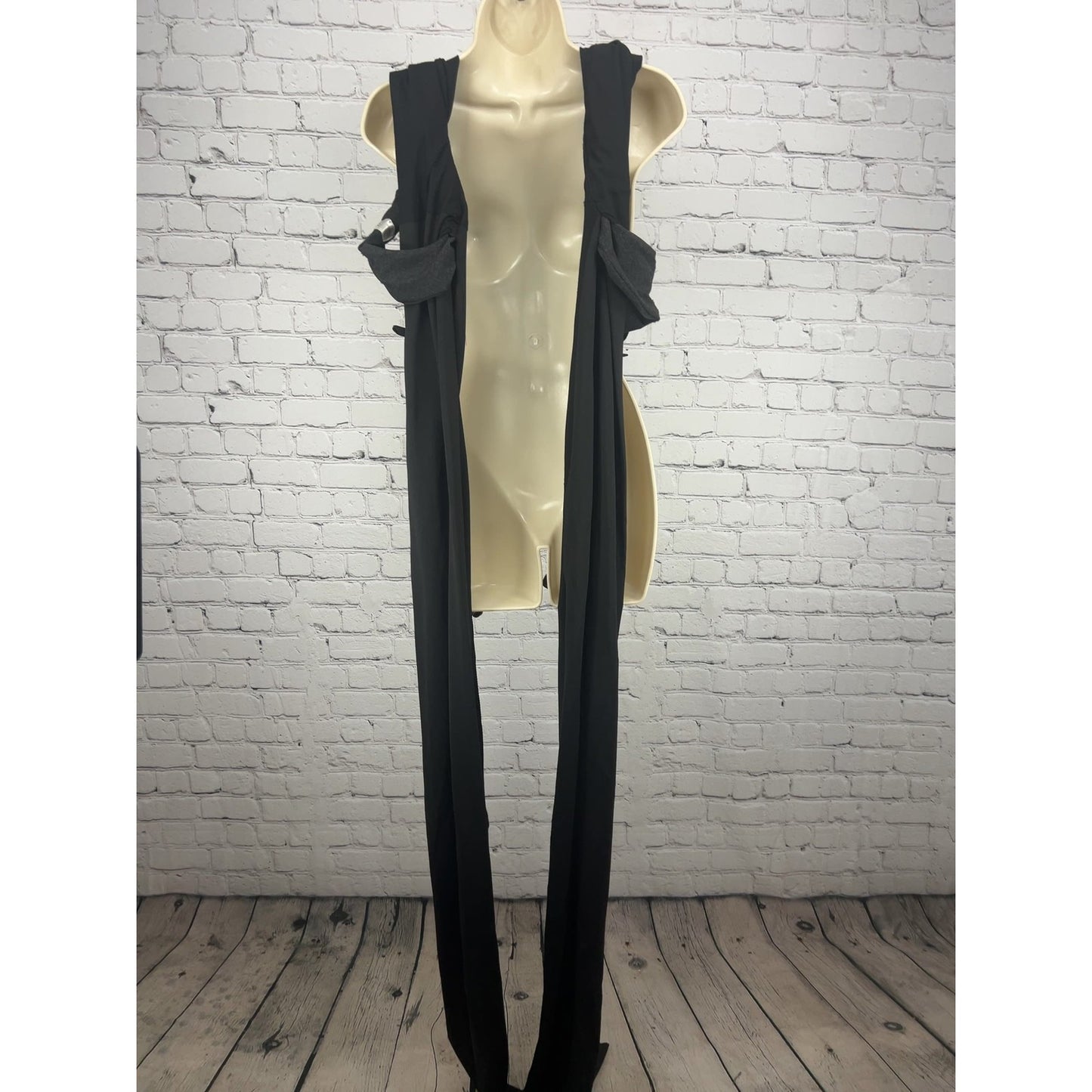 Boppy ComfyChic Hybrid Wrap Baby Carrier Gray Black Faux Leather Trim One Size