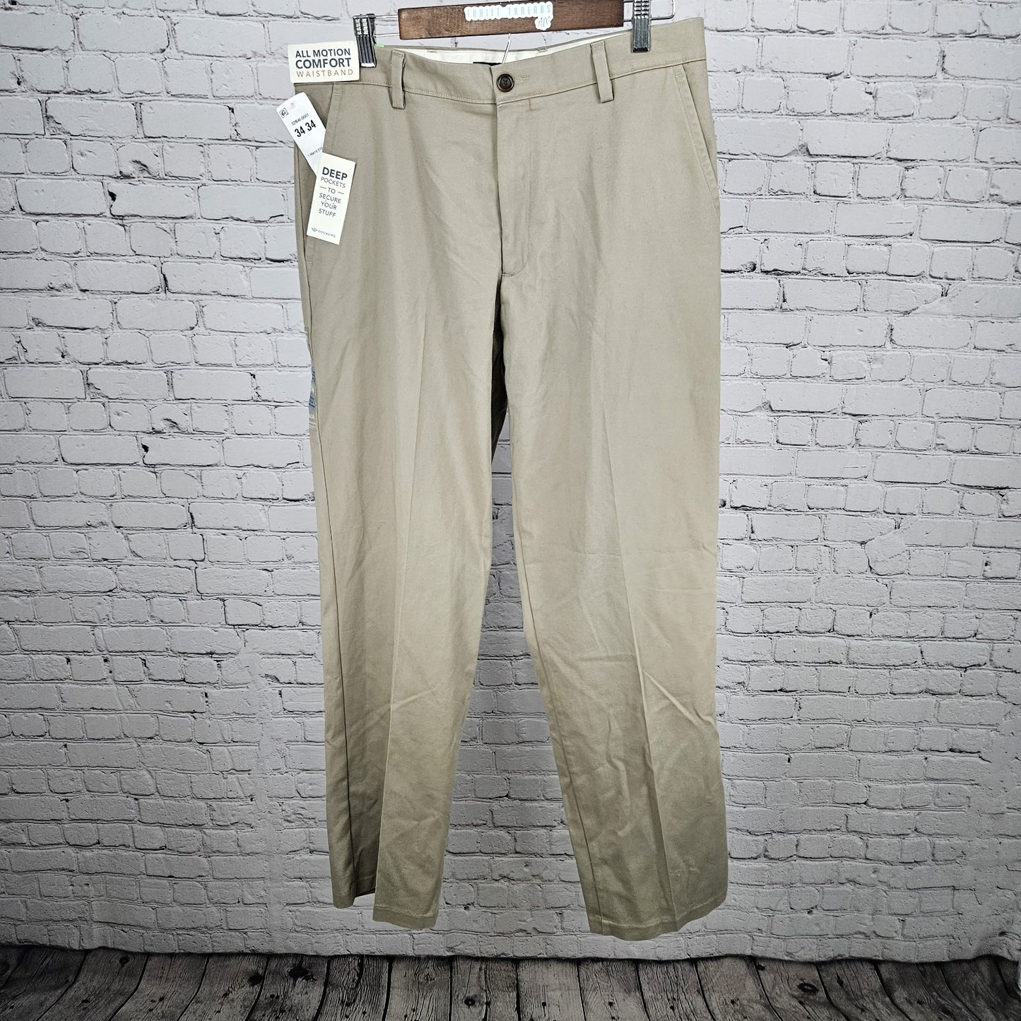 NWT Dockers Easy Khaki Classic Fit Motion Comfort Waistband Chino Pants 34x34
