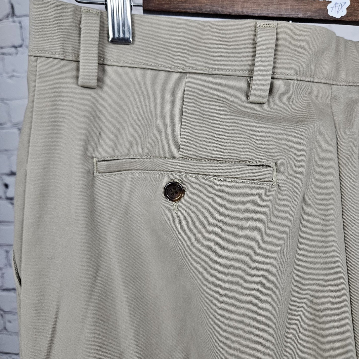 NWT Dockers Easy Khaki Classic Fit Motion Comfort Waistband Chino Pants 34x34