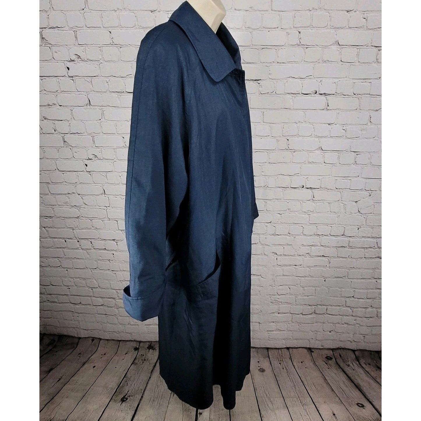 VTG Komitor Navy Buttoned Removable Liner Pockets Trench Coat 20W