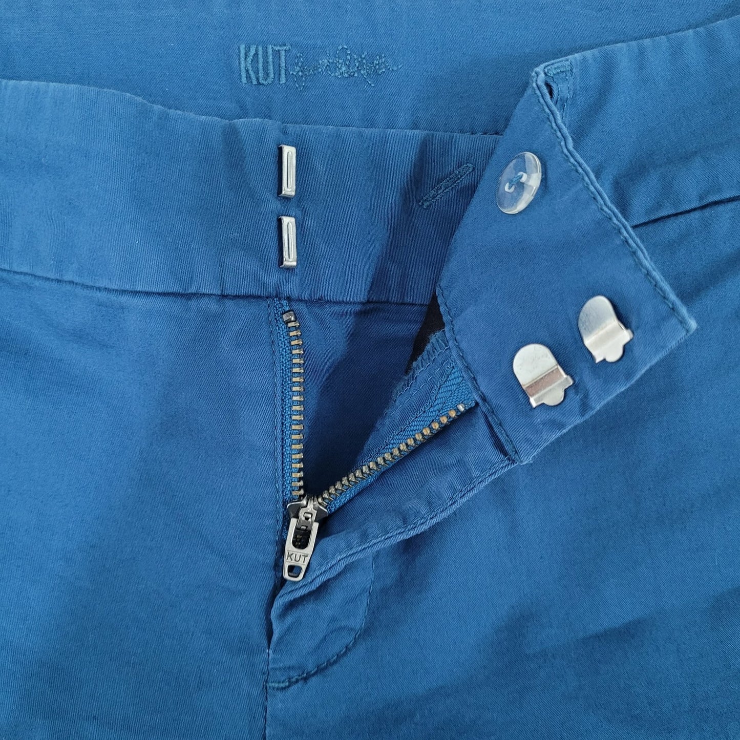 KUT From The Kloth Blue Lightweight Stretch Mid Rise Cropped Pants 4 (30x25)
