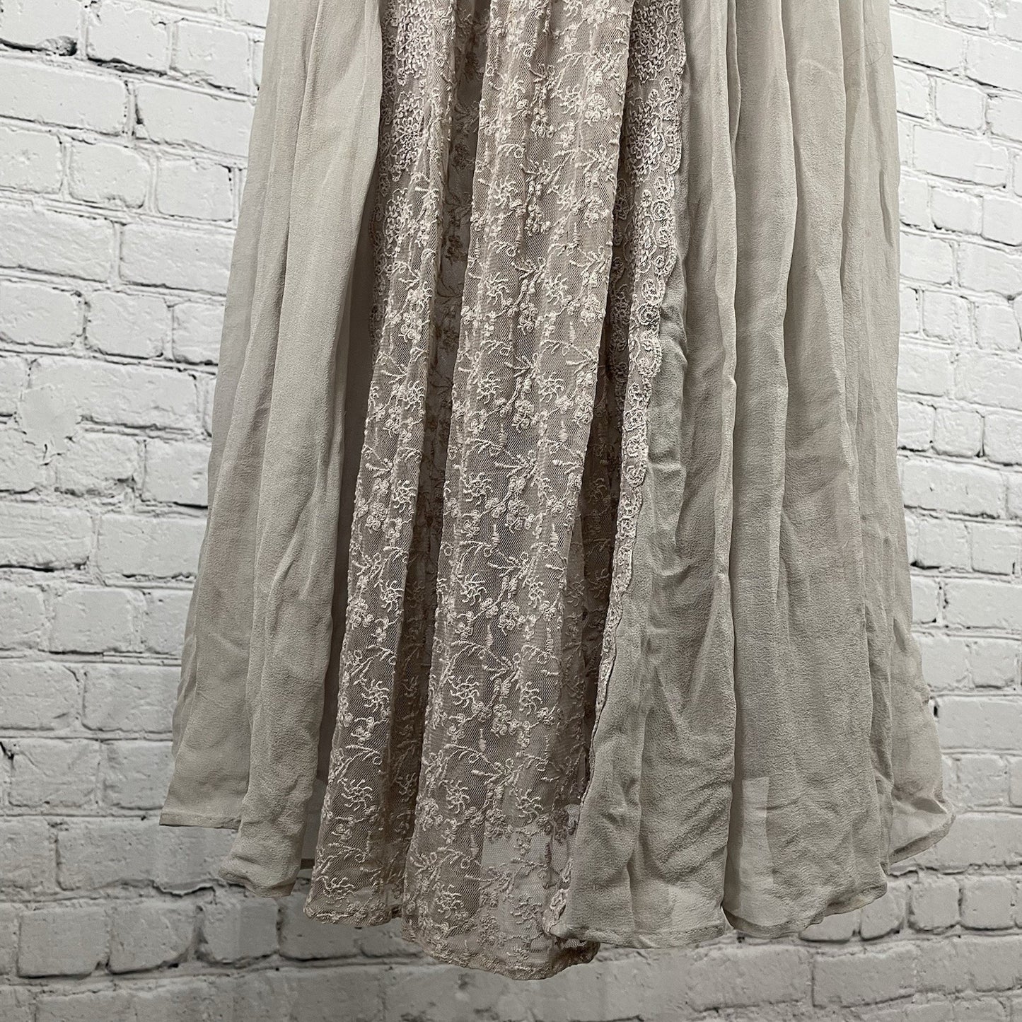 NWD Lil Anthropologie Grey Silk Lace Trim Chiffon Empire Waist Midi Dress 12