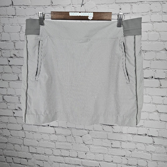 Athleta Grey Brooklyn Textured 16" Skort Striped Stretch Lined Zipped Pocket 16