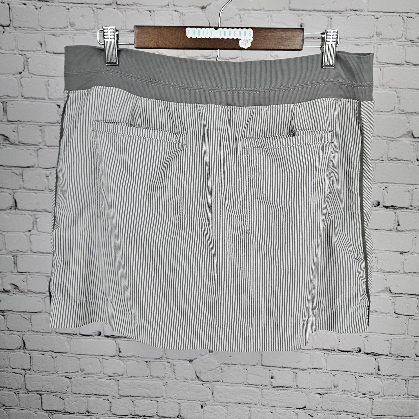 Athleta Grey Brooklyn Textured 16" Skort Striped Stretch Lined Zipped Pocket 16