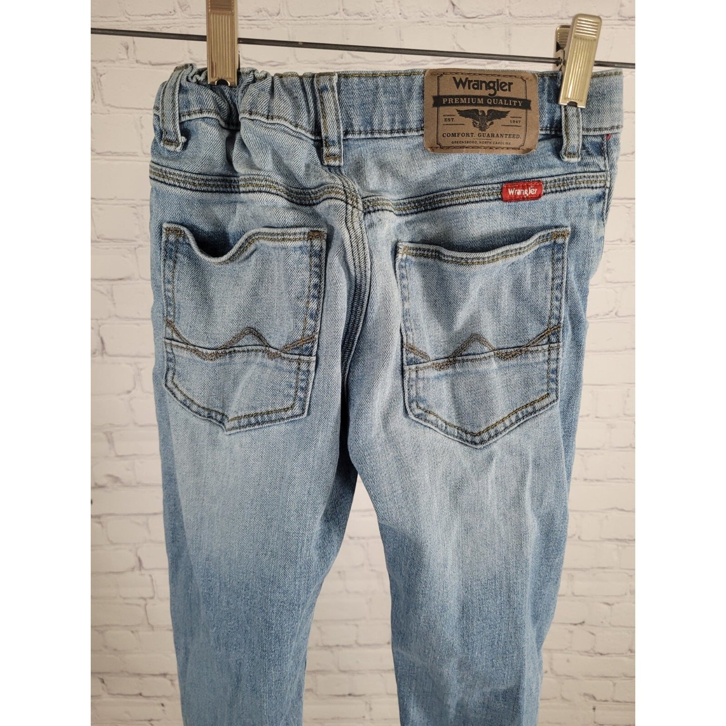 Wrangler Kids Medium Wash Elastic Waist Relaxed Taper Jeans 5TEBWRF Youth 8R